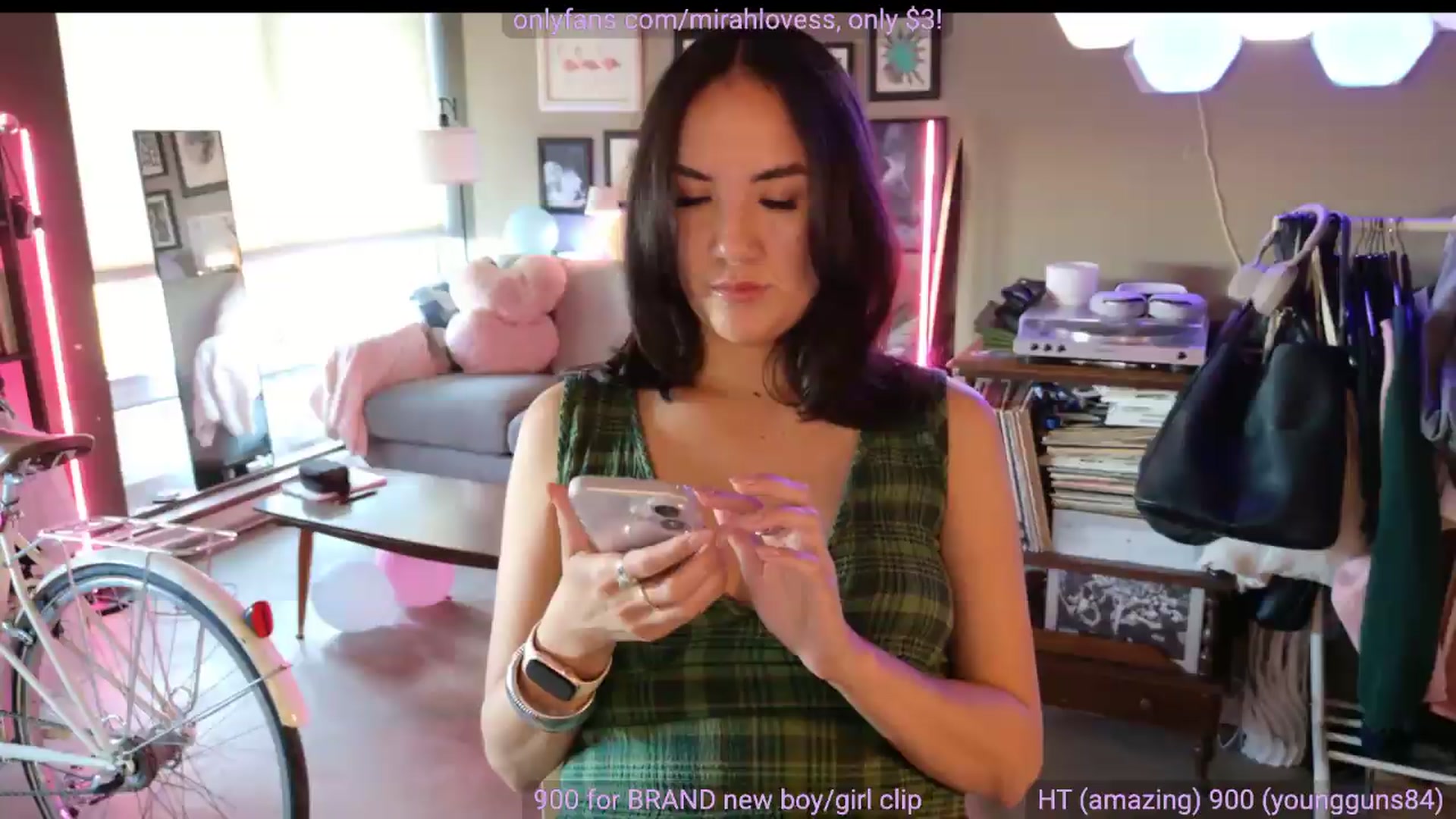 Gallery image thumbnail from Mirah's myfreecams stream on, 06/19/2026, 02:59 image 14 of 20