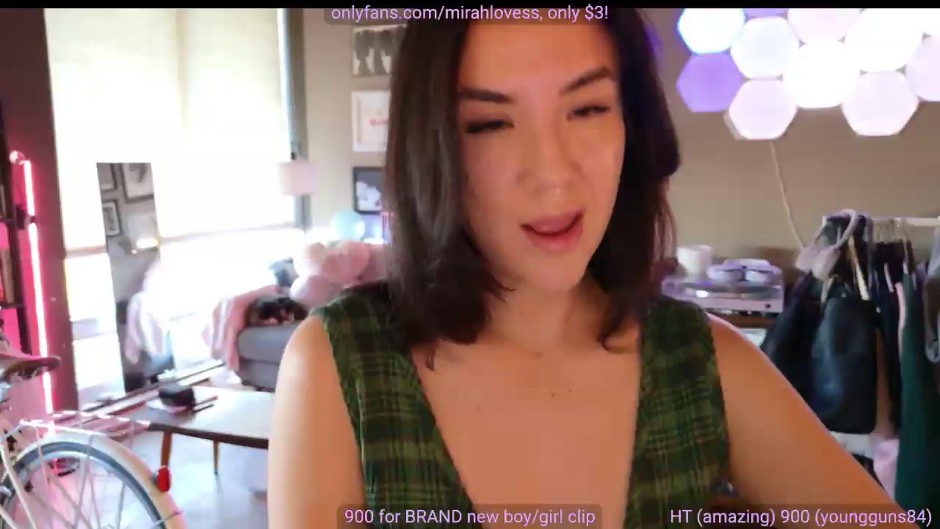 Gallery image thumbnail from Mirah's myfreecams stream on, 06/19/2026, 02:59 image 5 of 20