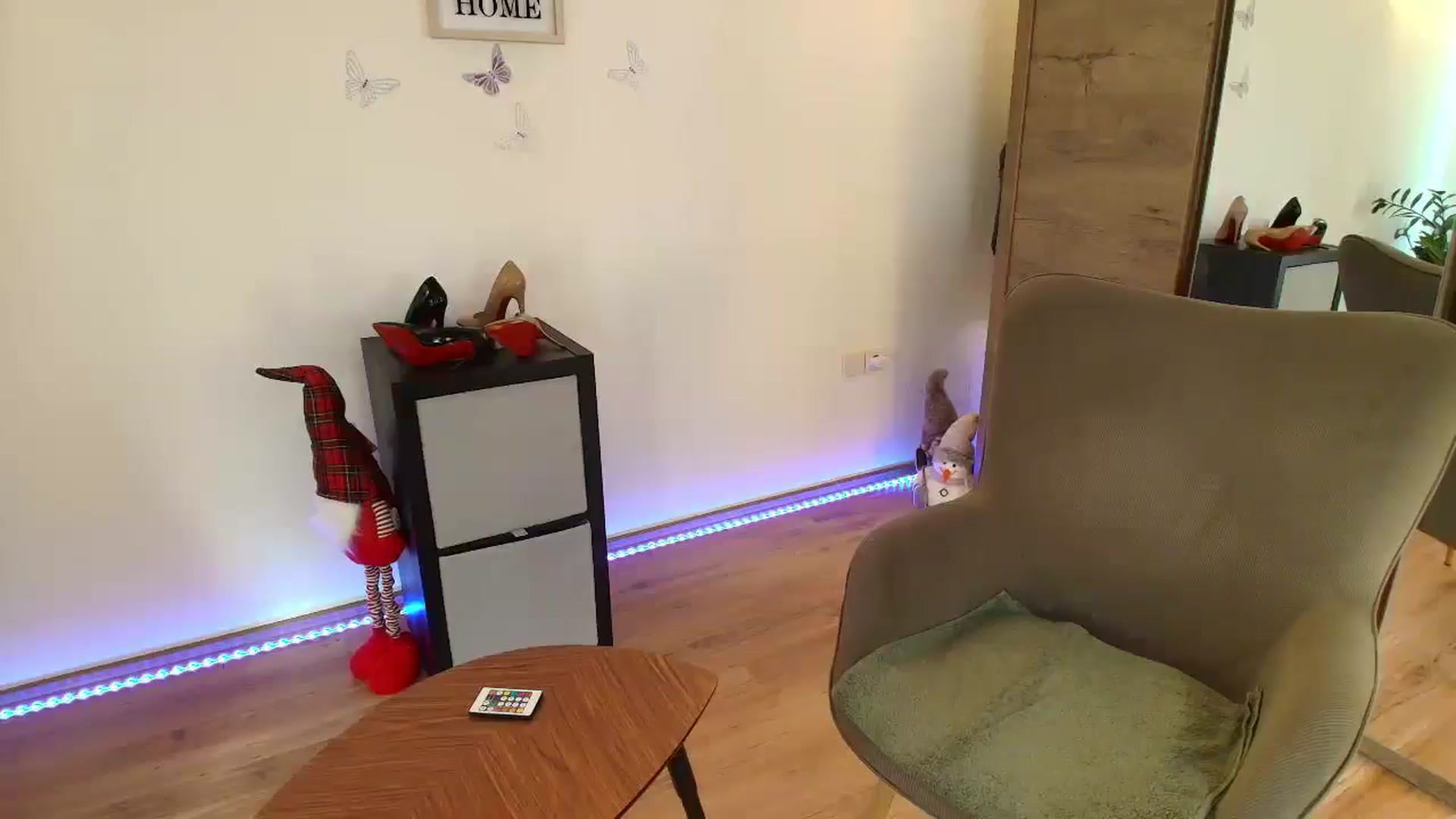 Gallery image thumbnail from Mirelasilver's myfreecams stream on, 12/21/2025, 10:46 image 16 of 20