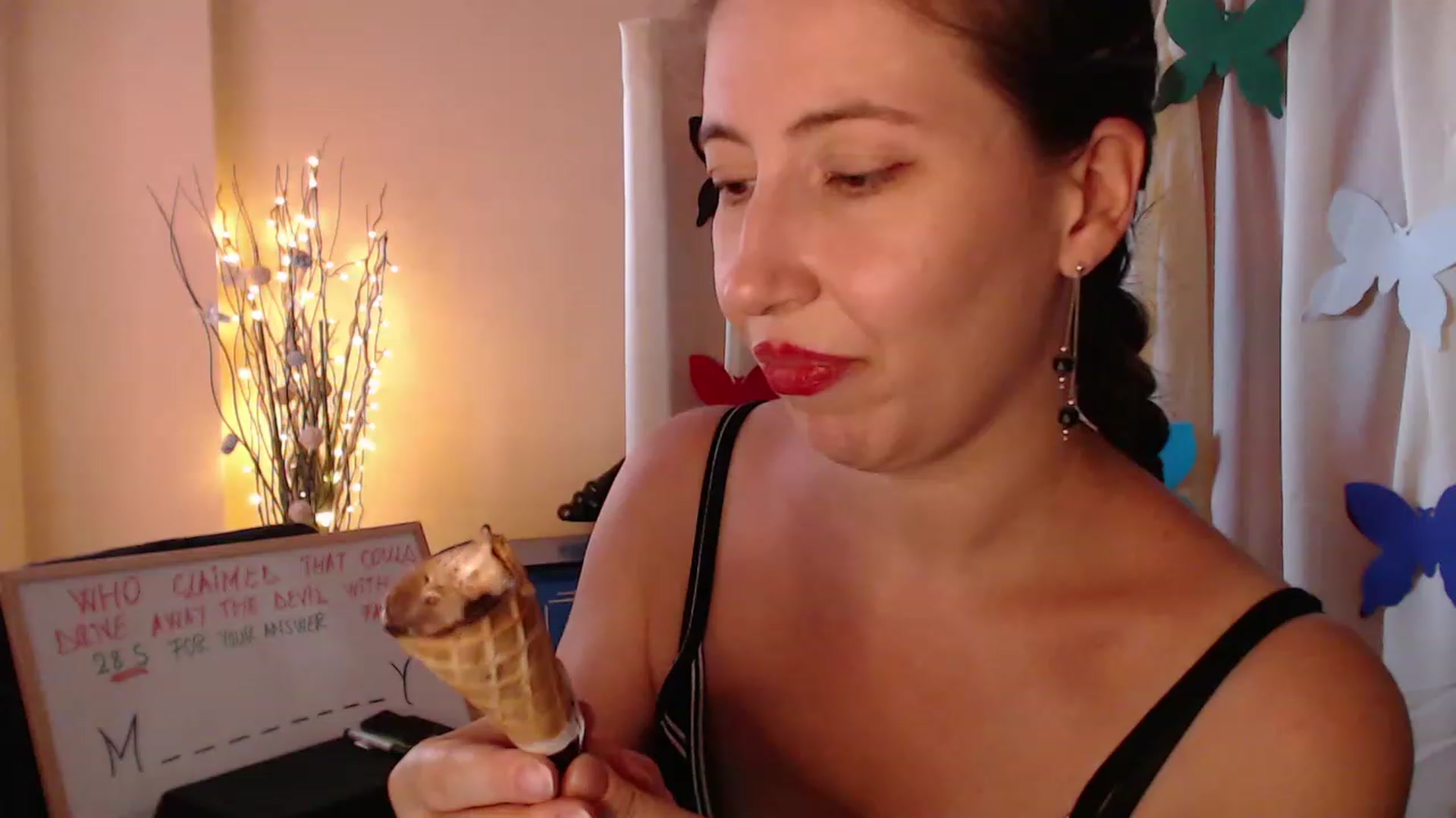 Gallery image thumbnail from MiriamRose's myfreecams stream on, 07/20/2023, 12:23 image 6 of 20