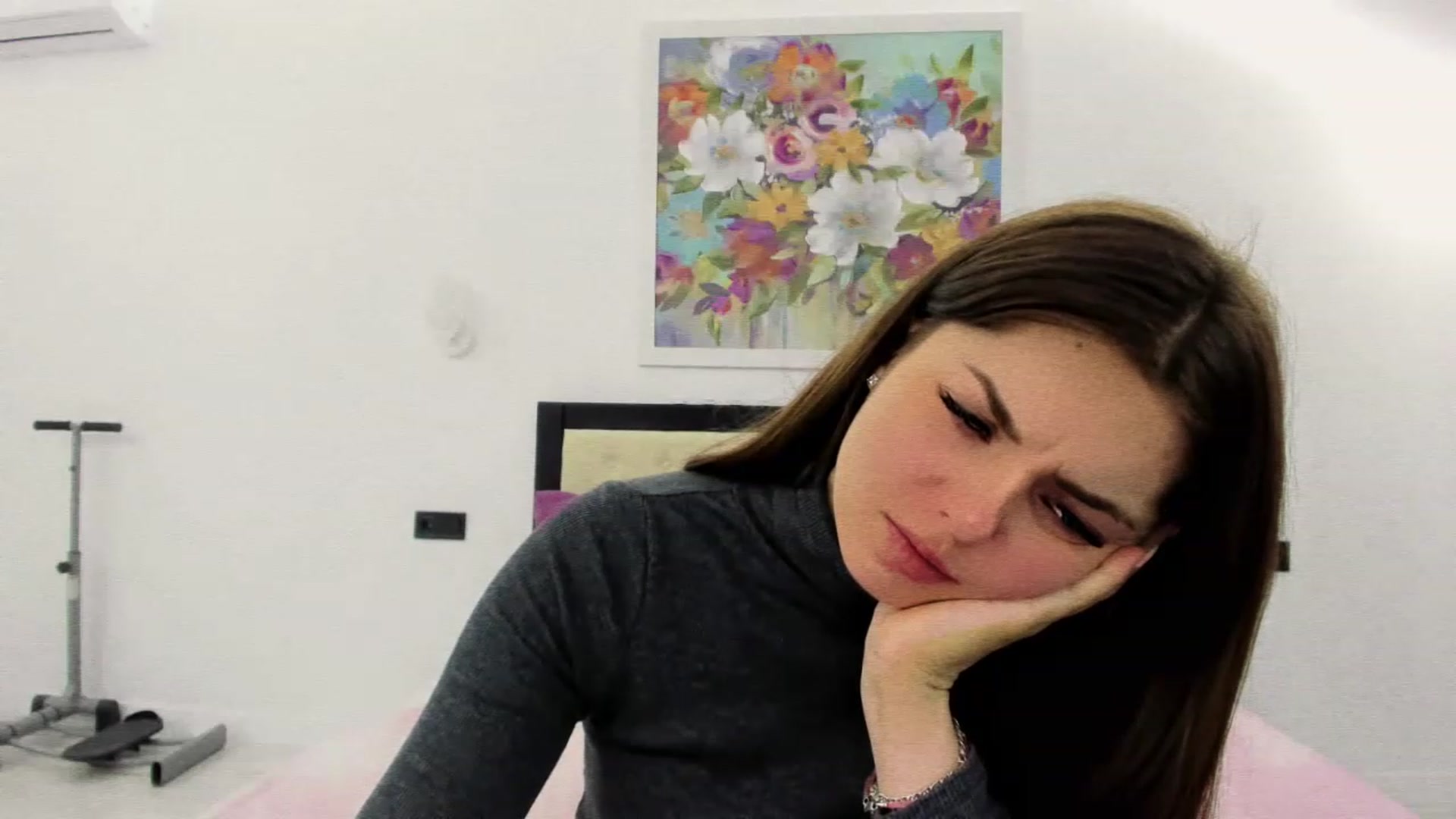 Gallery image thumbnail from Miriam_Mills's myfreecams stream on, 11/18/2022, 09:22 image 19 of 20