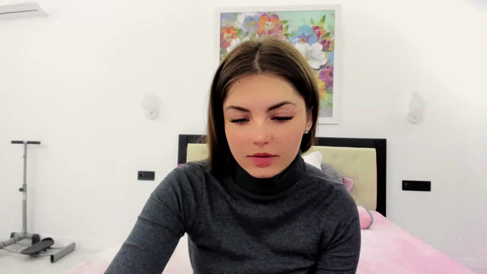 Gallery image thumbnail from Miriam_Mills's myfreecams stream on, 11/18/2022, 09:22 image 6 of 20
