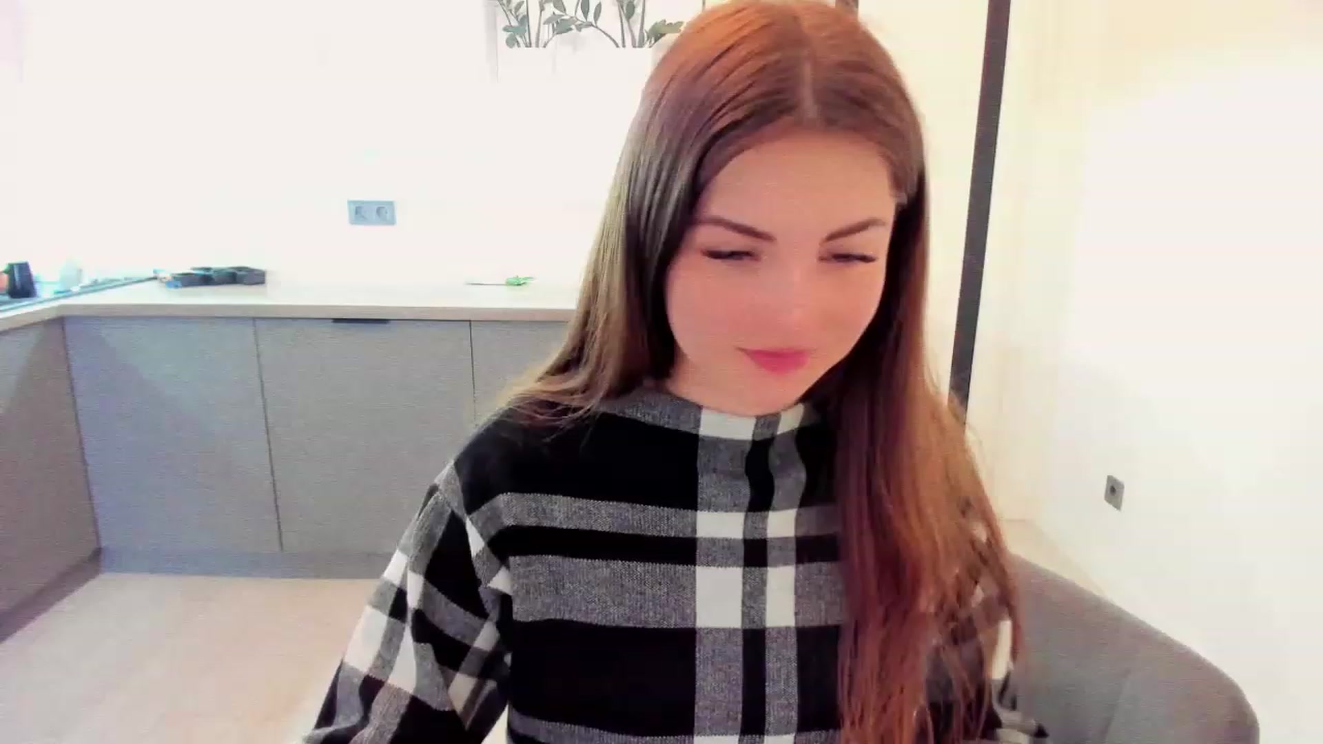 Gallery image thumbnail from Miriam_Mills's myfreecams stream on, 11/19/2022, 10:44 image 10 of 20