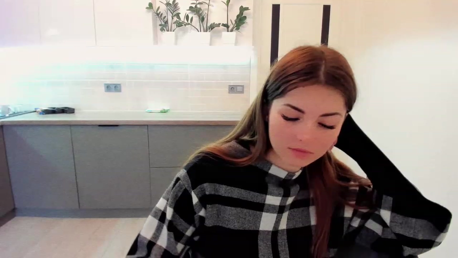 Gallery image thumbnail from Miriam_Mills's myfreecams stream on, 11/19/2022, 10:44 image 15 of 20