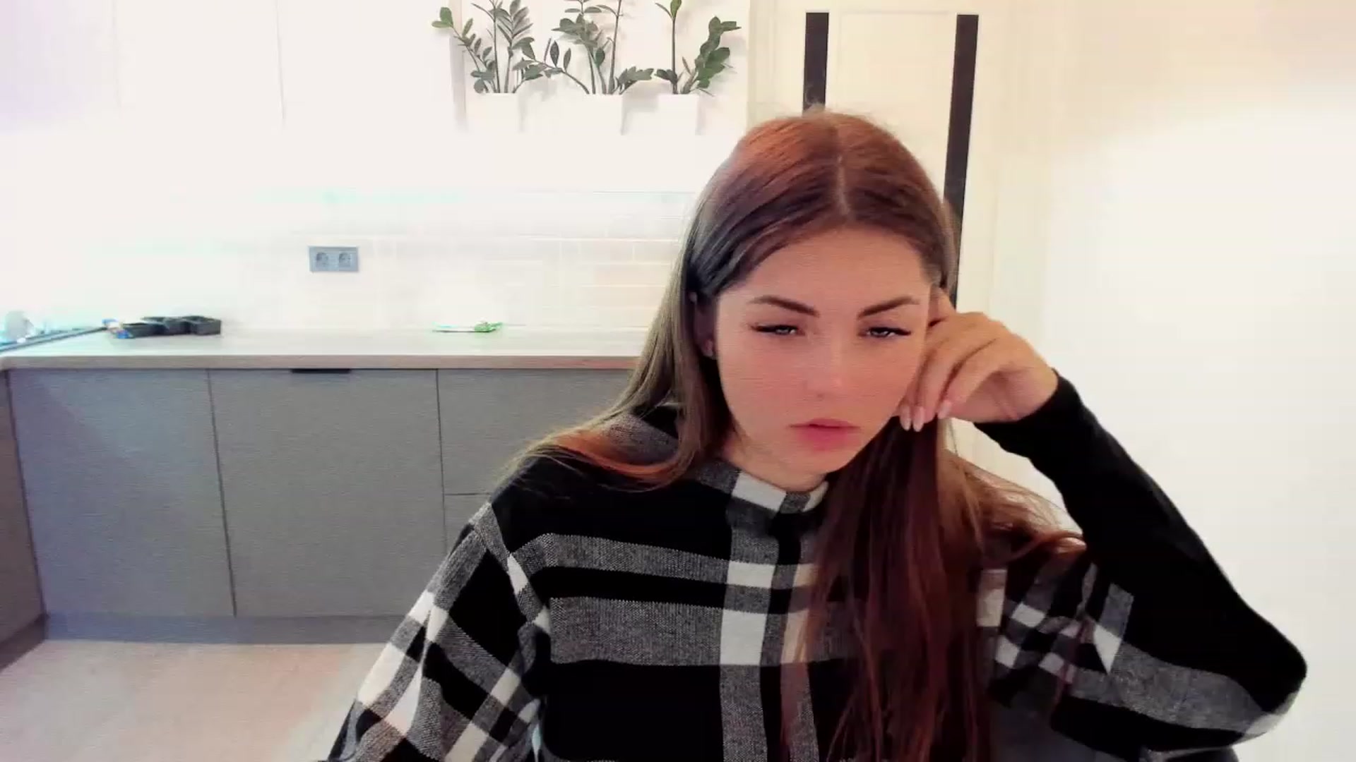 Gallery image thumbnail from Miriam_Mills's myfreecams stream on, 11/19/2022, 10:44 image 17 of 20