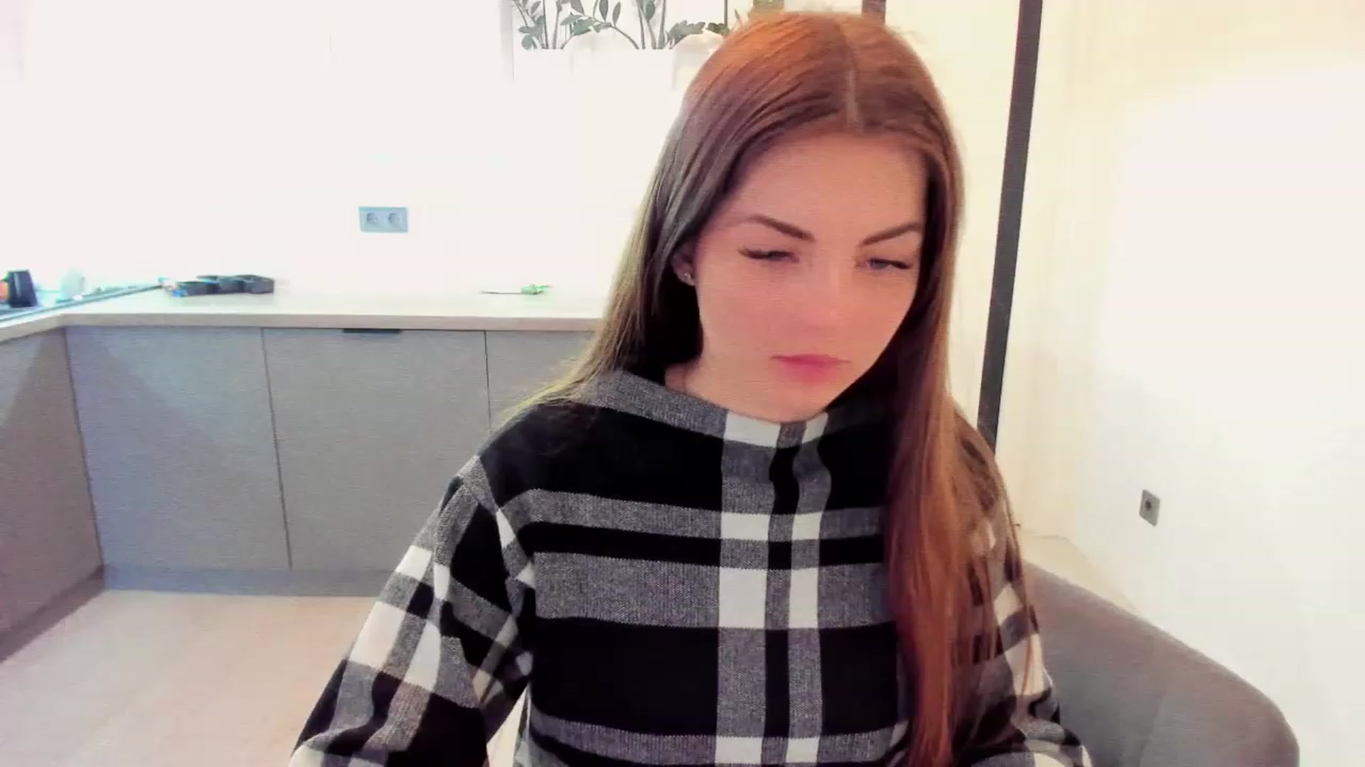 Gallery image thumbnail from Miriam_Mills's myfreecams stream on, 11/19/2022, 10:44 image 4 of 20