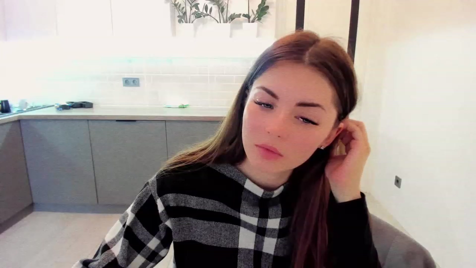 Gallery image thumbnail from Miriam_Mills's myfreecams stream on, 11/19/2022, 18:14 image 16 of 20