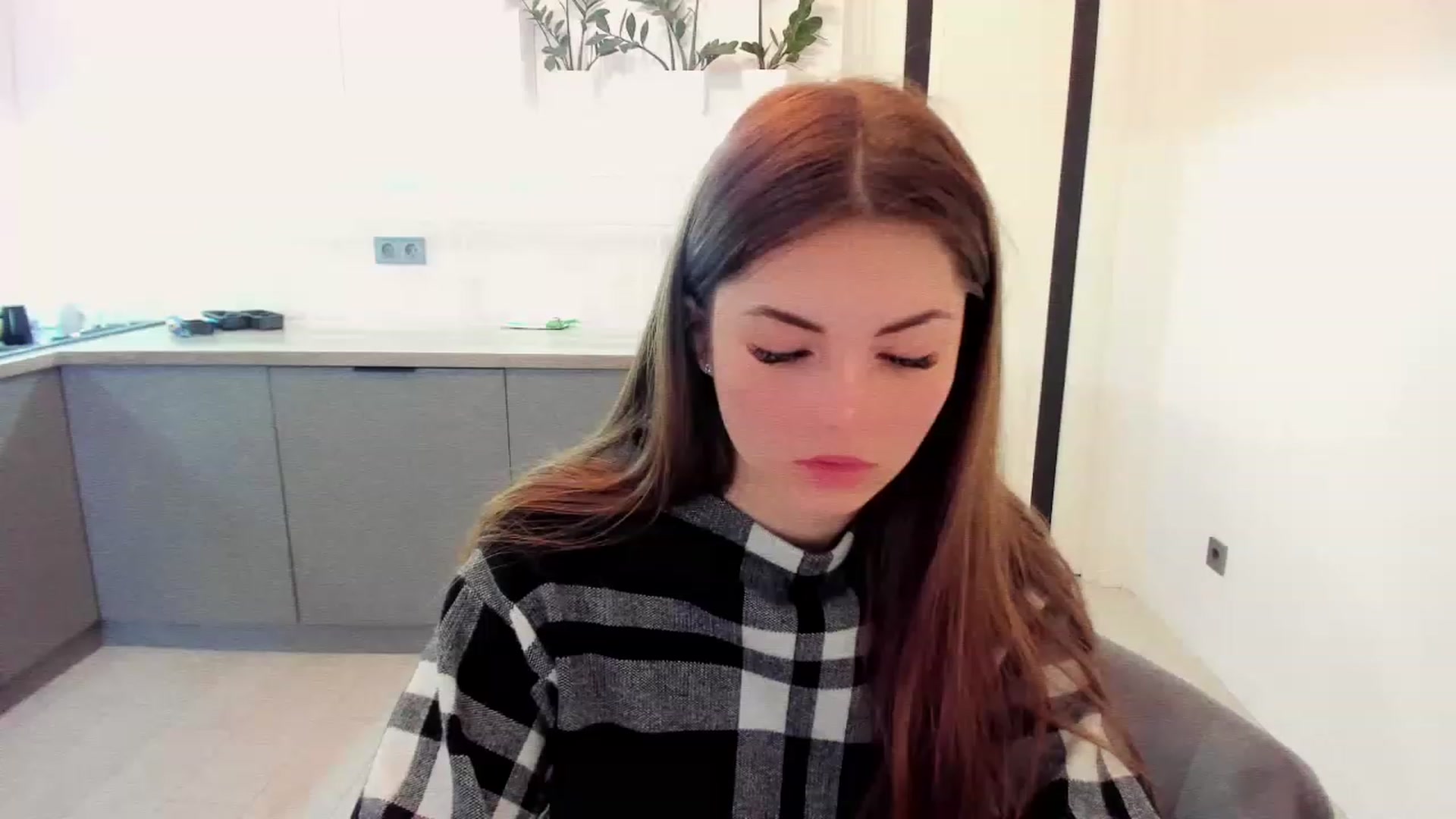 Gallery image thumbnail from Miriam_Mills's myfreecams stream on, 11/19/2022, 18:14 image 20 of 20