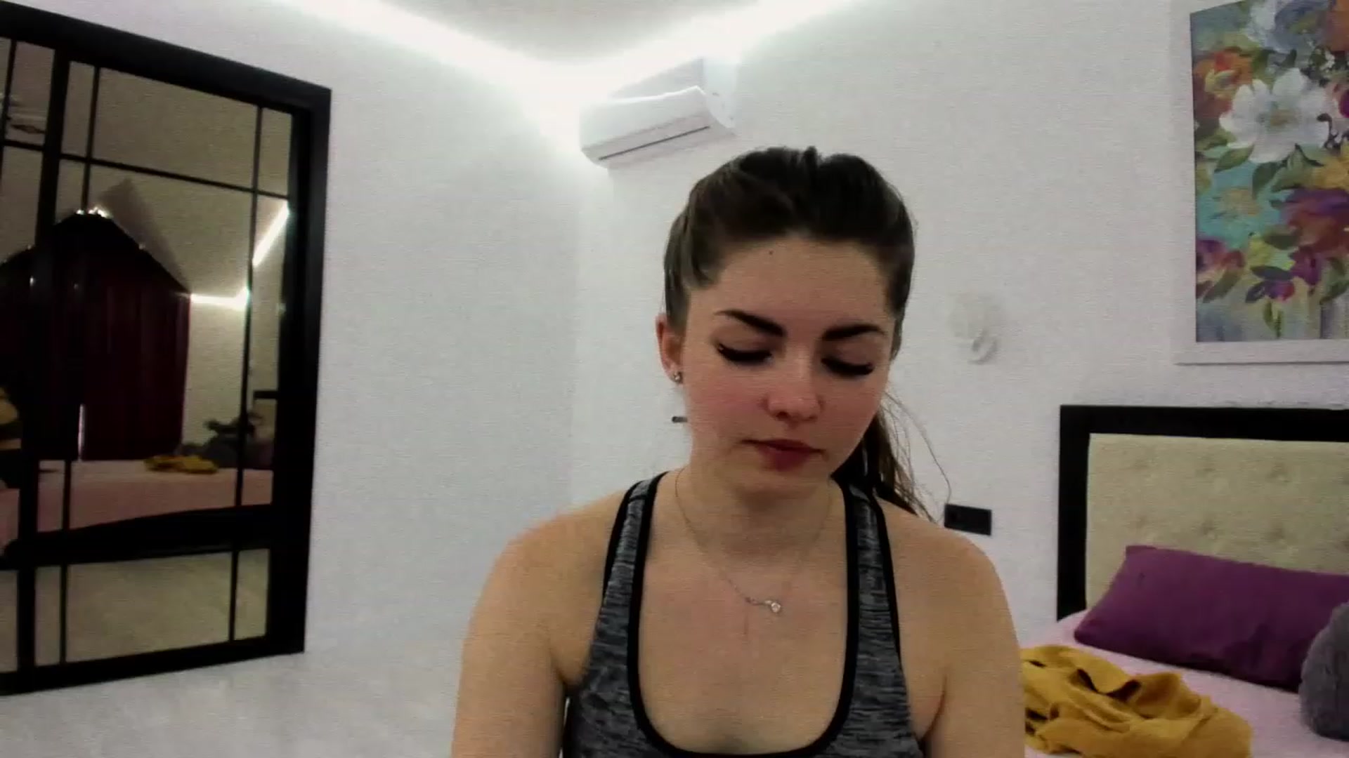 Gallery image thumbnail from Miriam_Mills's myfreecams stream on, 11/21/2022, 08:34 image 9 of 20