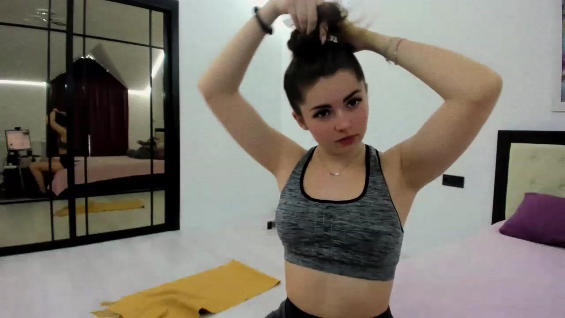 Gallery image thumbnail from Miriam_Mills's myfreecams stream on, 11/21/2022, 08:34 image 15 of 20