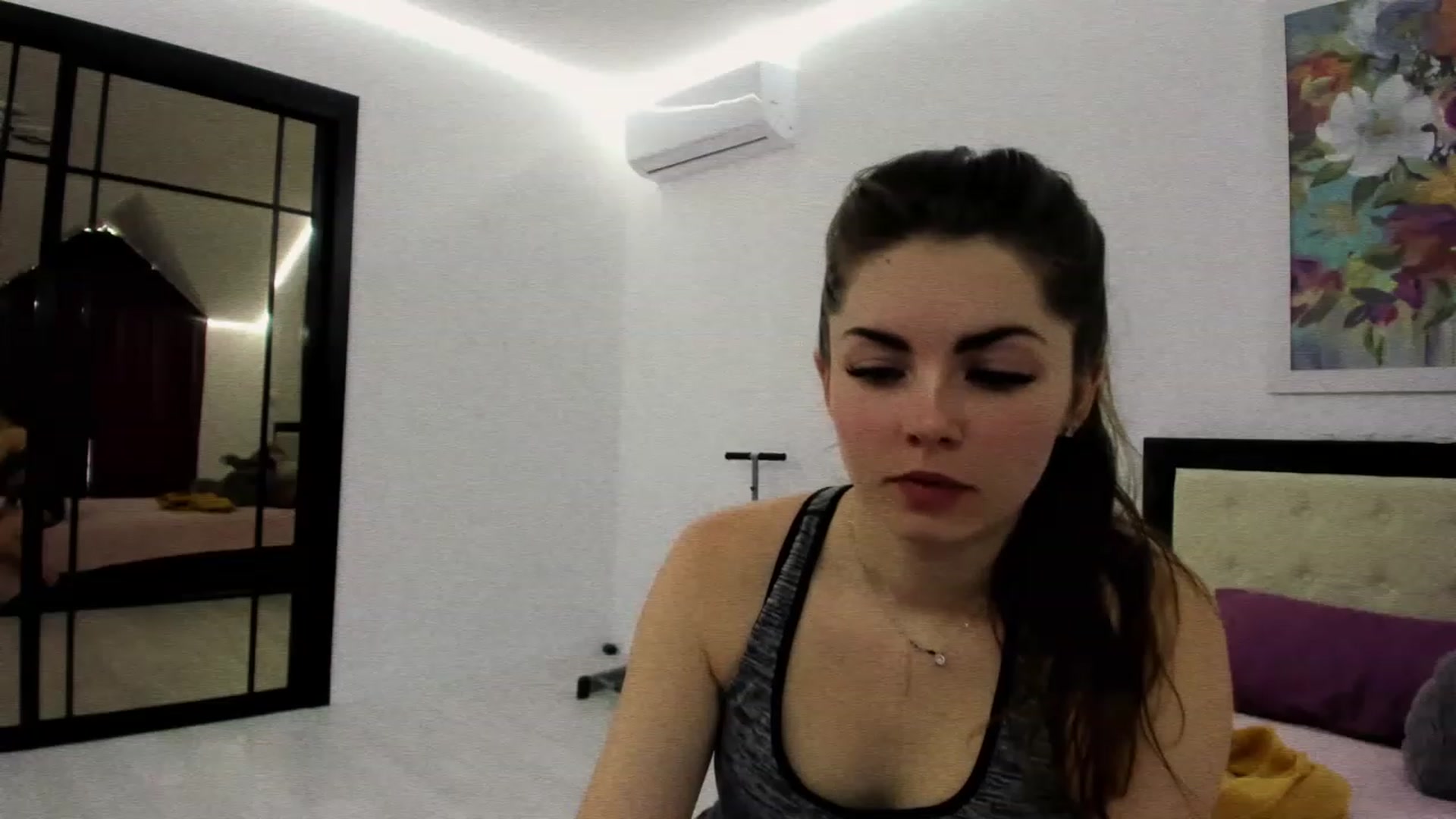 Gallery image thumbnail from Miriam_Mills's myfreecams stream on, 11/21/2022, 08:34 image 3 of 20