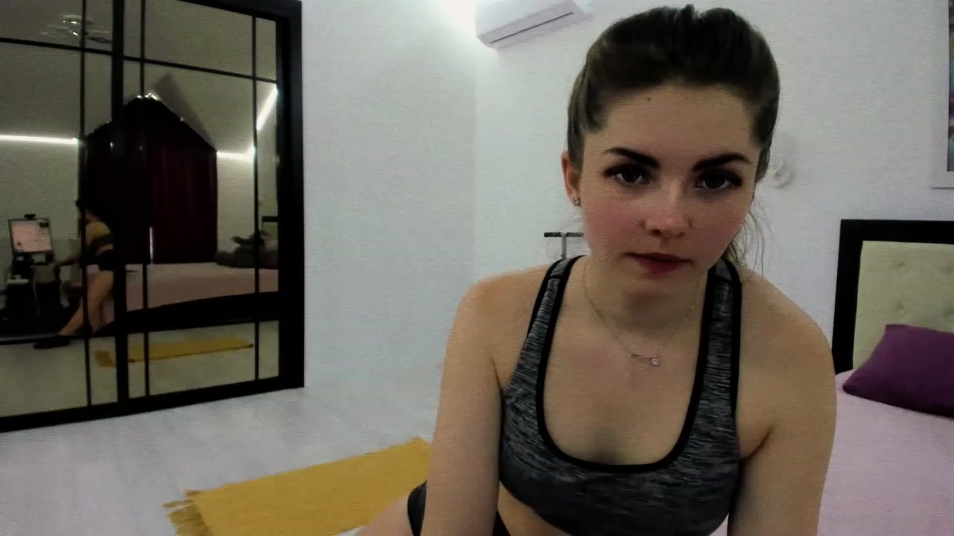 Gallery image thumbnail from Miriam_Mills's myfreecams stream on, 11/21/2022, 08:34 image 12 of 20