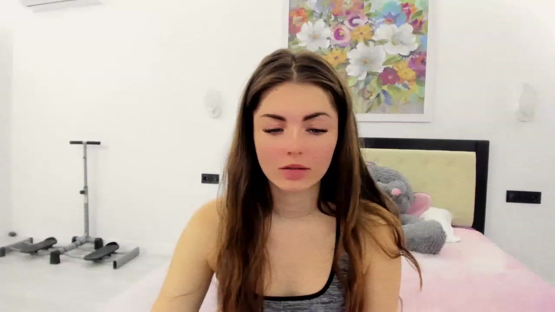Gallery image thumbnail from Miriam_Mills's myfreecams stream on, 11/21/2022, 09:55 image 3 of 20
