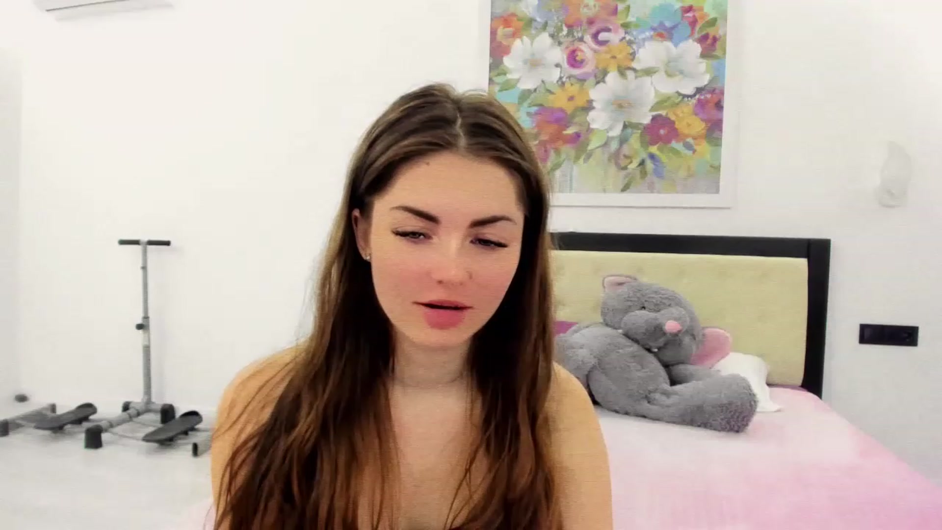 Gallery image thumbnail from Miriam_Mills's myfreecams stream on, 11/21/2022, 09:55 image 18 of 20