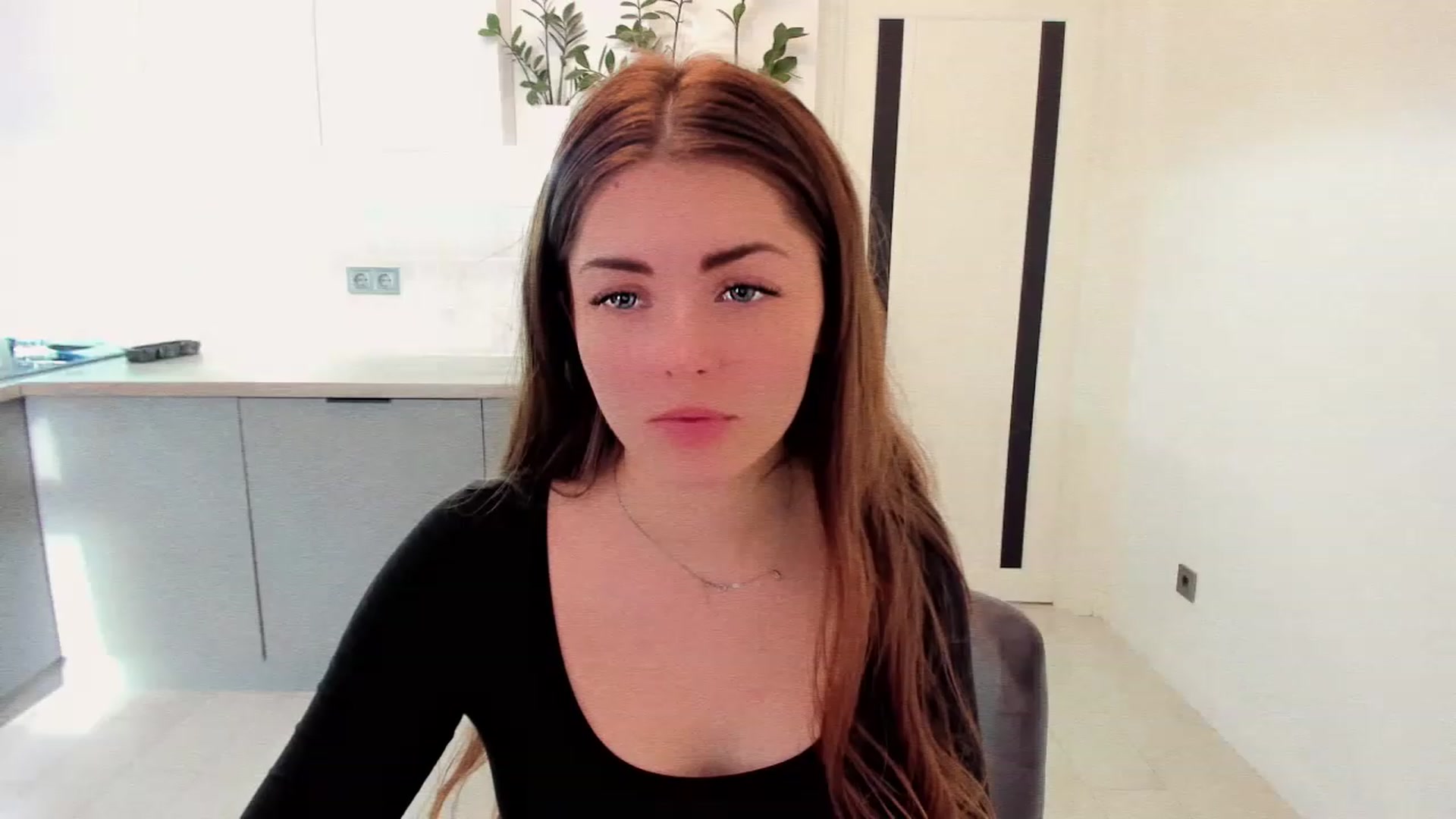 Gallery image thumbnail from Miriam_Mills's myfreecams stream on, 11/22/2022, 12:48 image 3 of 20