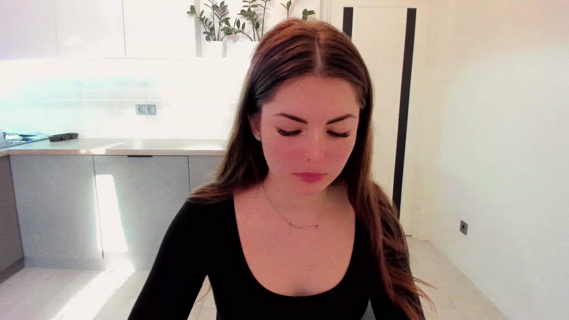 Gallery image thumbnail from Miriam_Mills's myfreecams stream on, 11/22/2022, 12:48 image 15 of 20