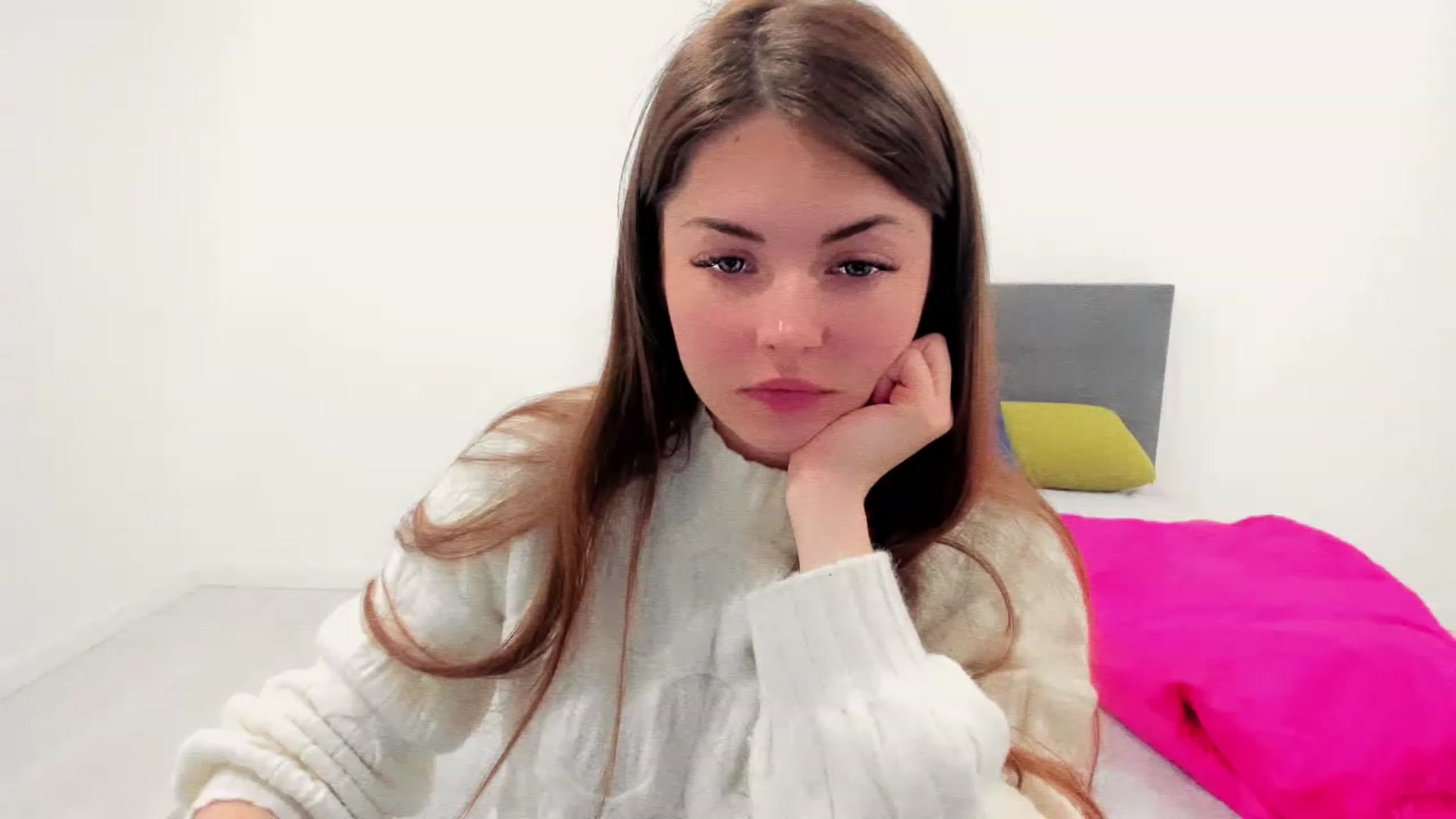 Gallery image thumbnail from Miriam_Mills's myfreecams stream on, 12/01/2022, 15:32 image 9 of 20