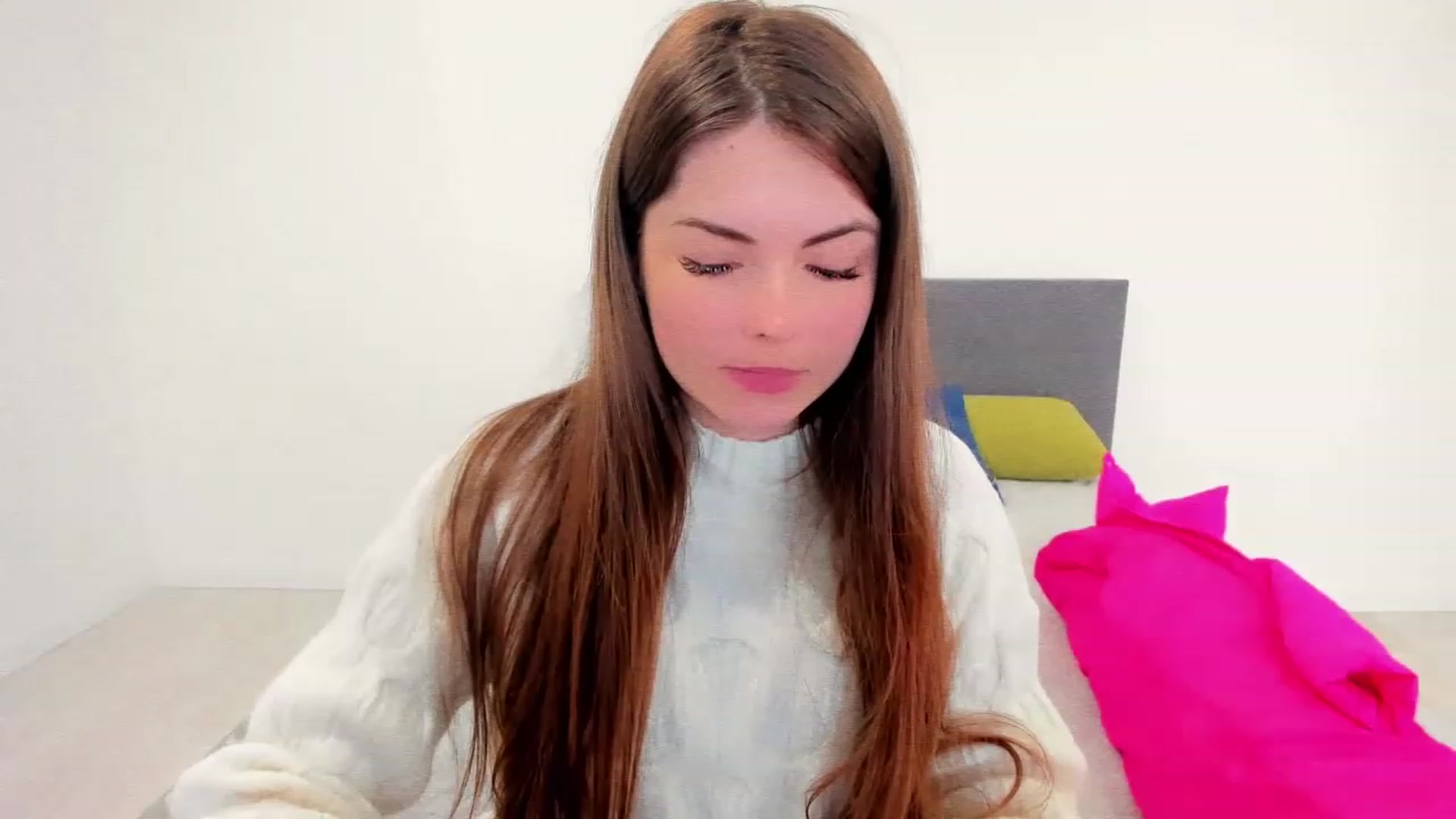 Gallery image thumbnail from Miriam_Mills's myfreecams stream on, 12/02/2022, 09:29 image 7 of 20