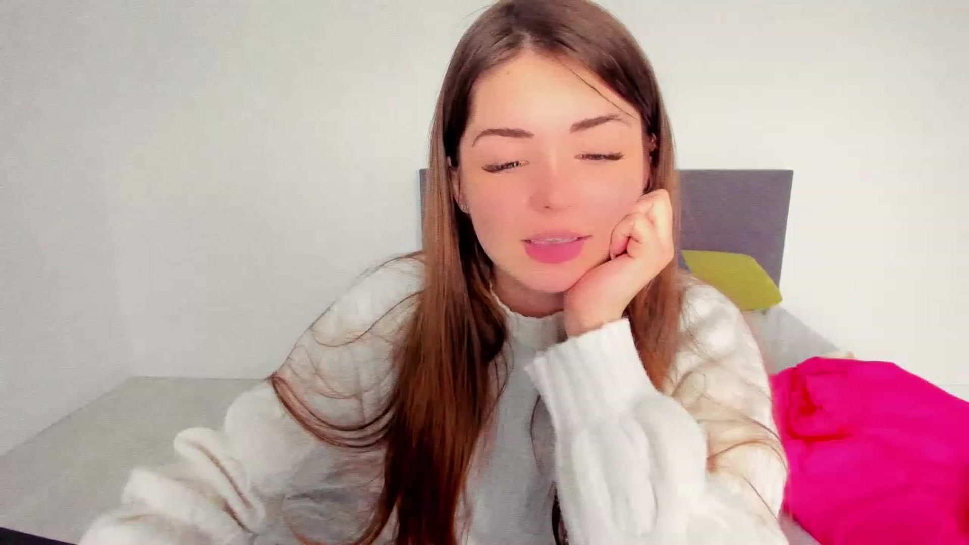 Gallery image thumbnail from Miriam_Mills's myfreecams stream on, 12/02/2022, 12:09 image 13 of 20