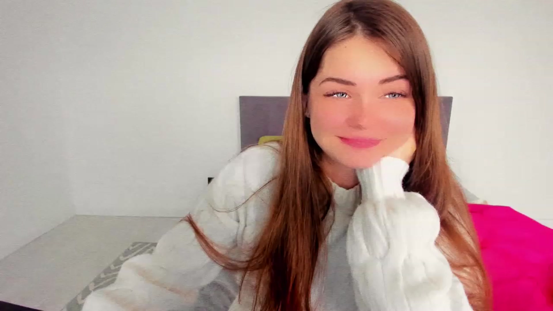 Gallery image thumbnail from Miriam_Mills's myfreecams stream on, 12/02/2022, 12:09 image 16 of 20