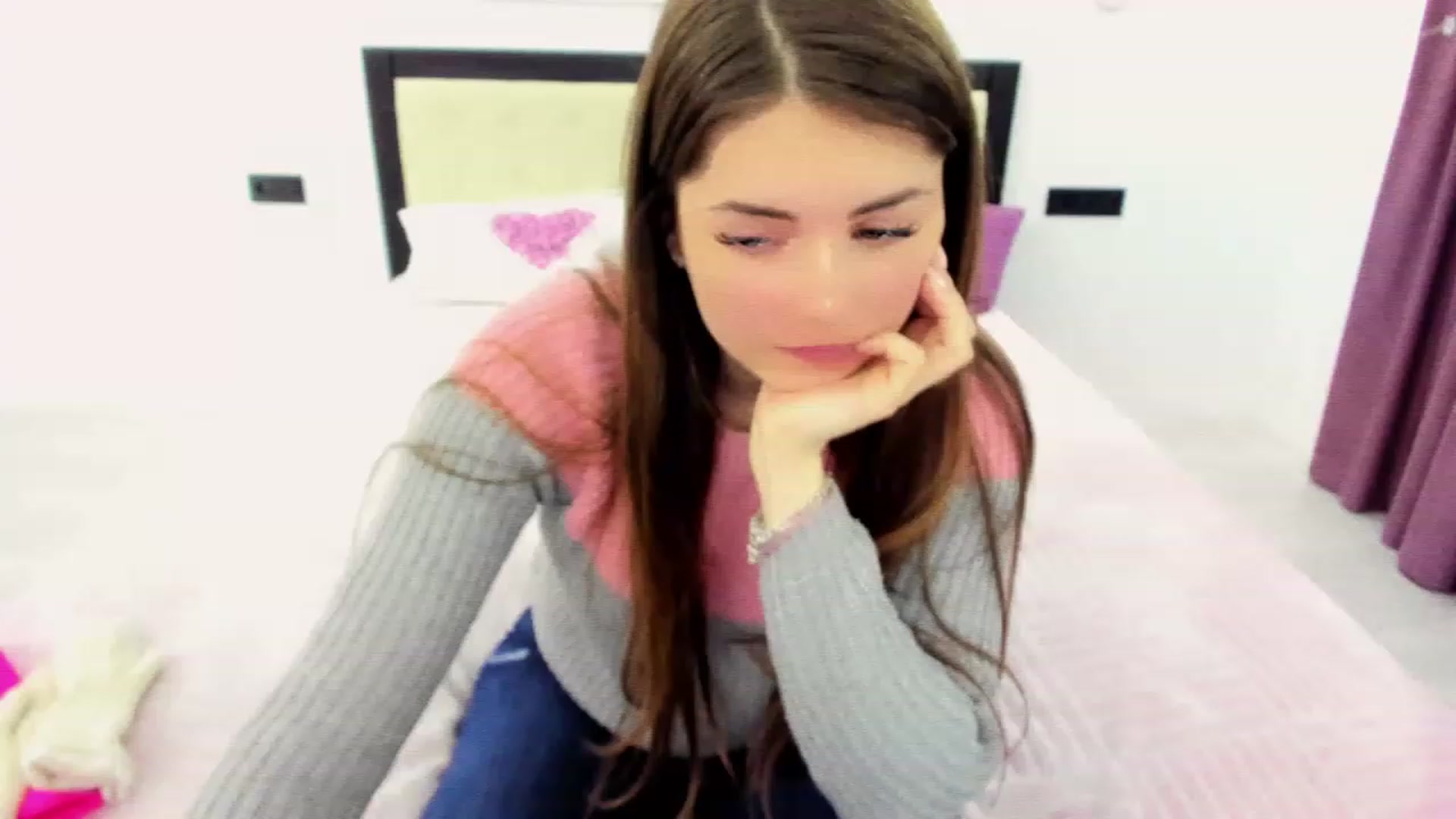 Gallery image thumbnail from Miriam_Mills's myfreecams stream on, 12/06/2022, 14:29 image 3 of 20
