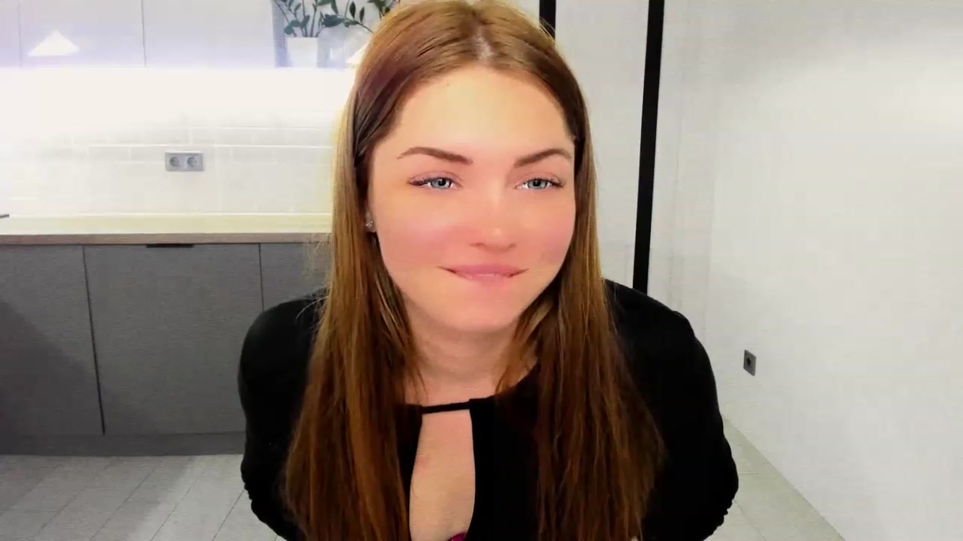 Gallery image thumbnail from Miriam_Mills's myfreecams stream on, 12/20/2022, 10:10 image 20 of 20