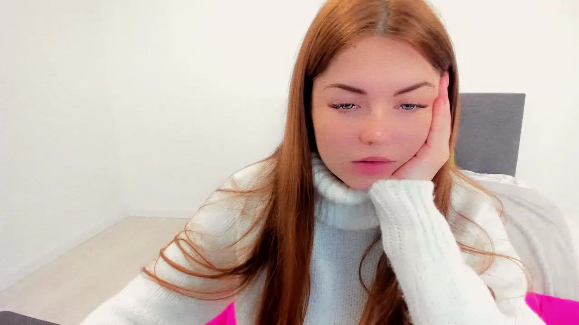 Gallery image thumbnail from Miriam_Mills's myfreecams stream on, 12/21/2022, 12:06 image 7 of 20