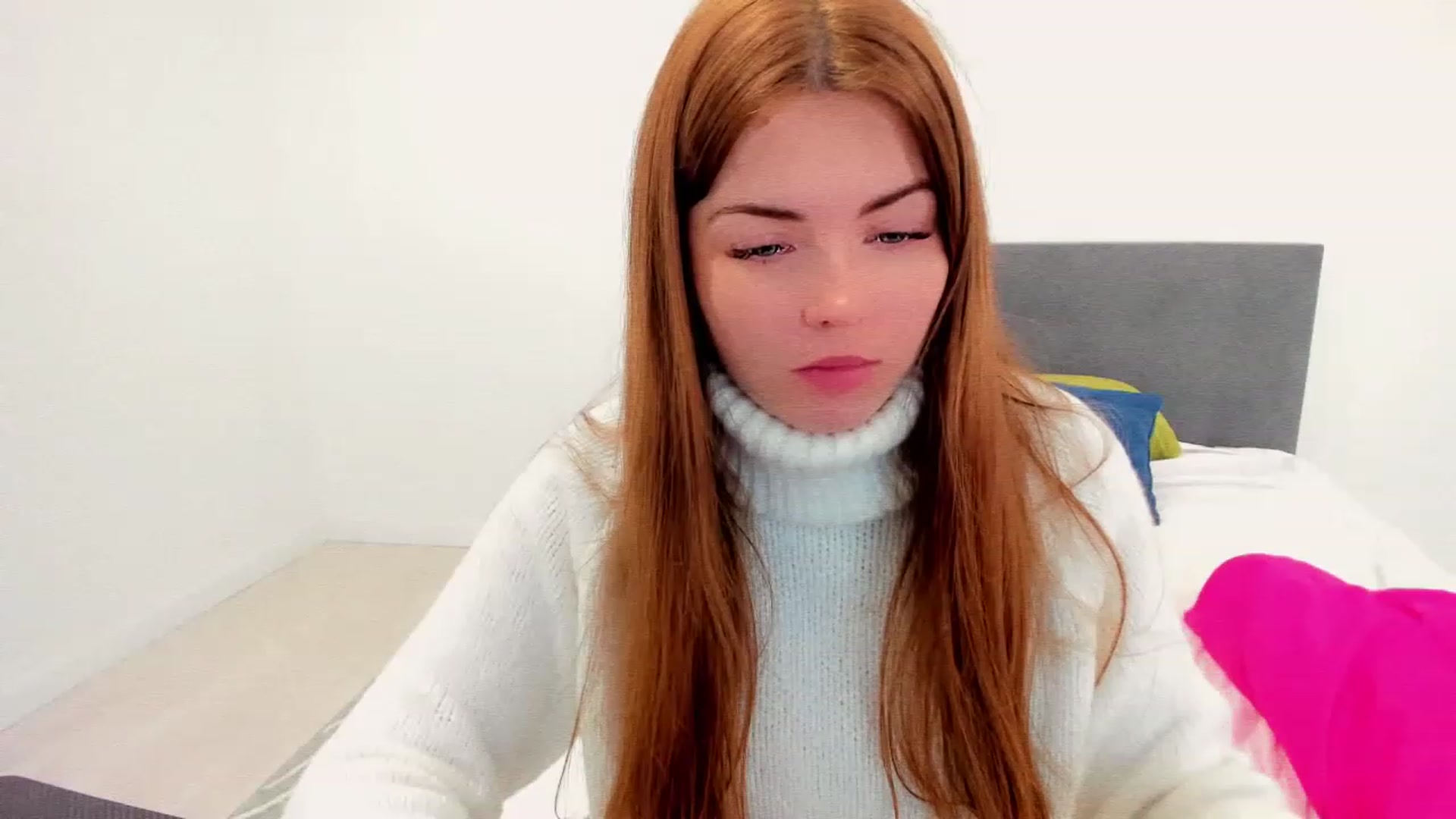 Gallery image thumbnail from Miriam_Mills's myfreecams stream on, 12/21/2022, 12:36 image 13 of 20