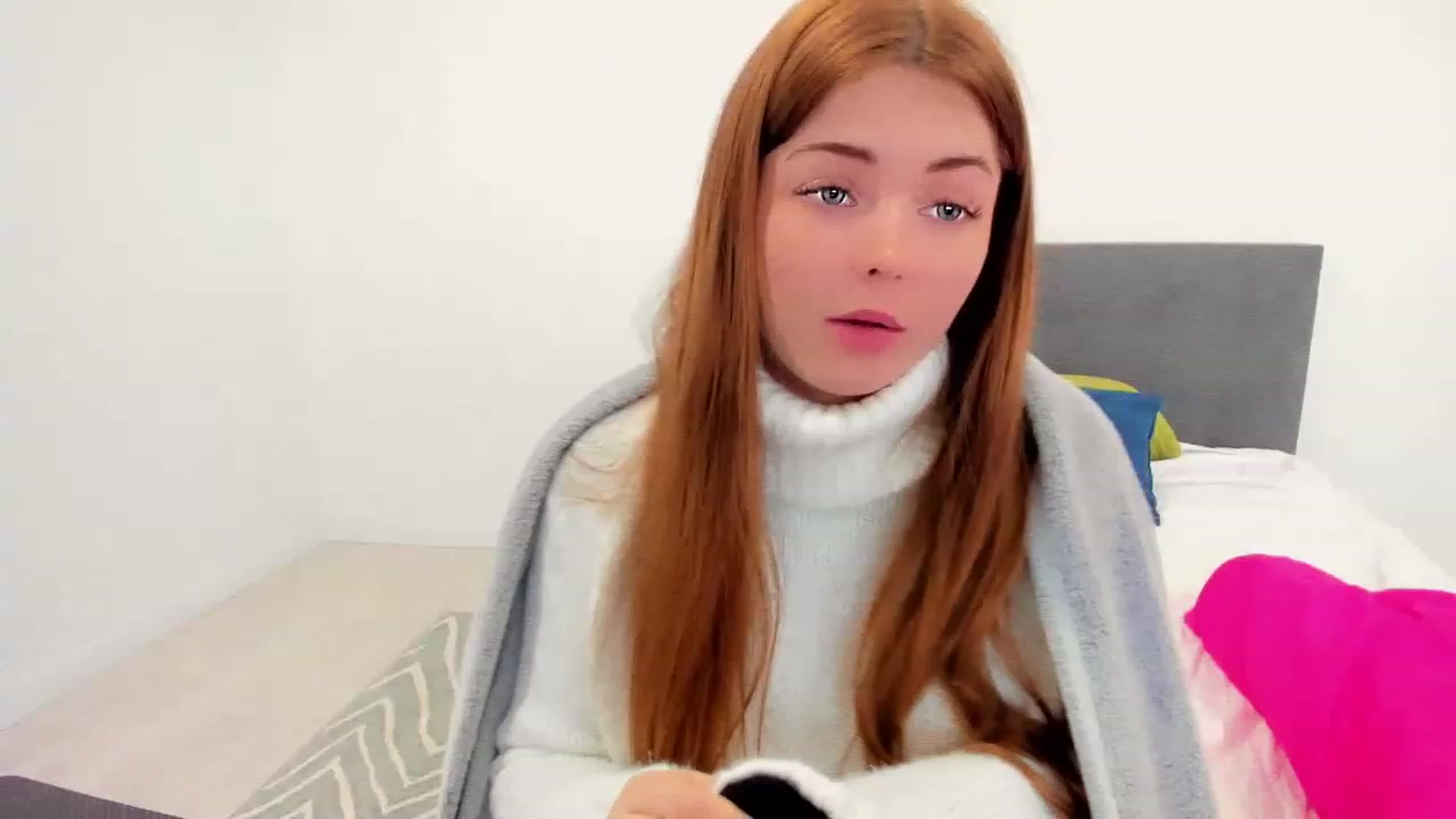Gallery image thumbnail from Miriam_Mills's myfreecams stream on, 12/21/2022, 12:36 image 16 of 20