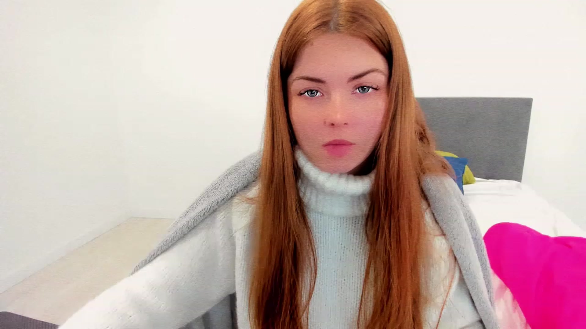 Gallery image thumbnail from Miriam_Mills's myfreecams stream on, 12/21/2022, 12:36 image 4 of 20