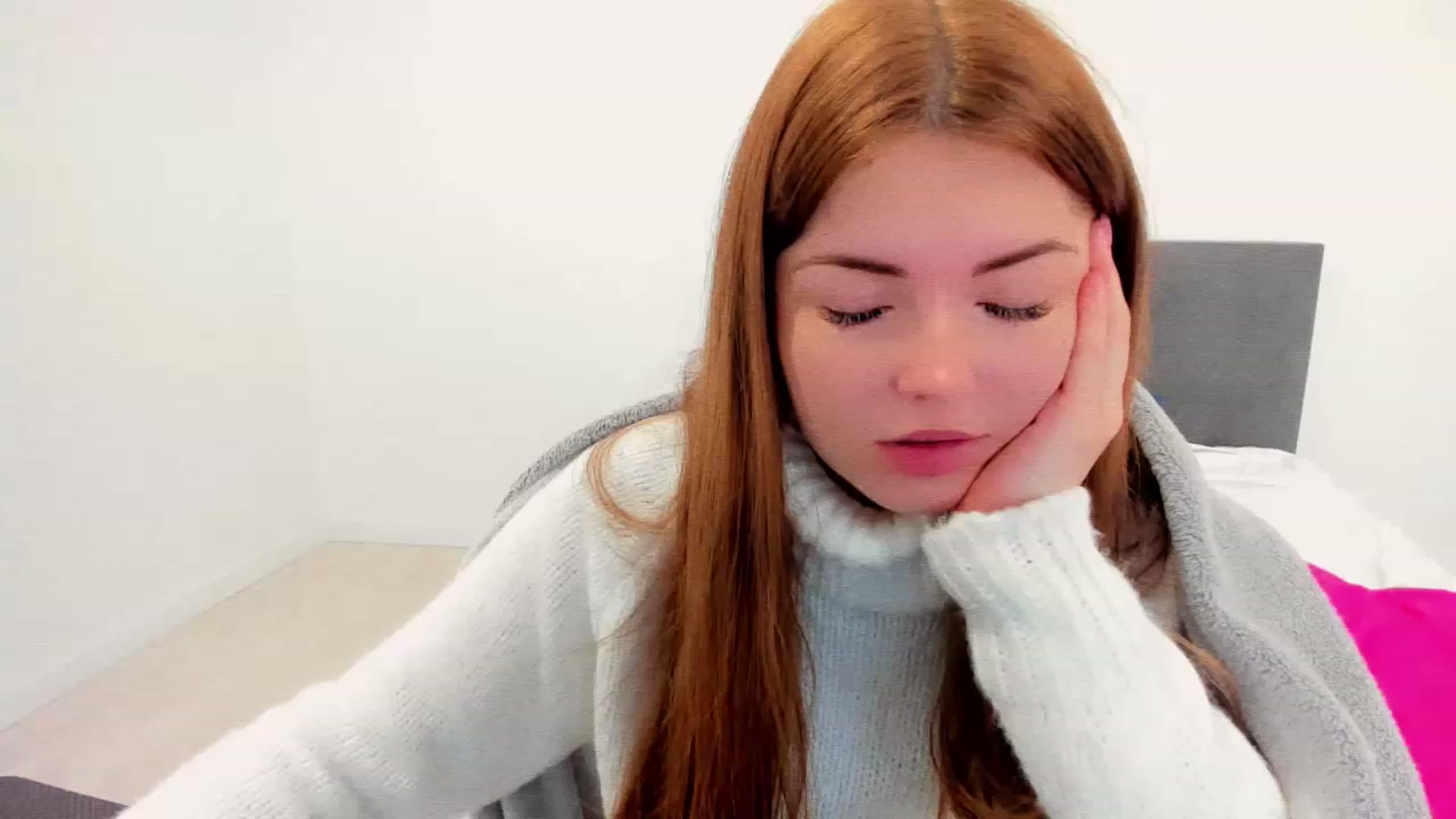 Gallery image thumbnail from Miriam_Mills's myfreecams stream on, 12/21/2022, 12:36 image 19 of 20