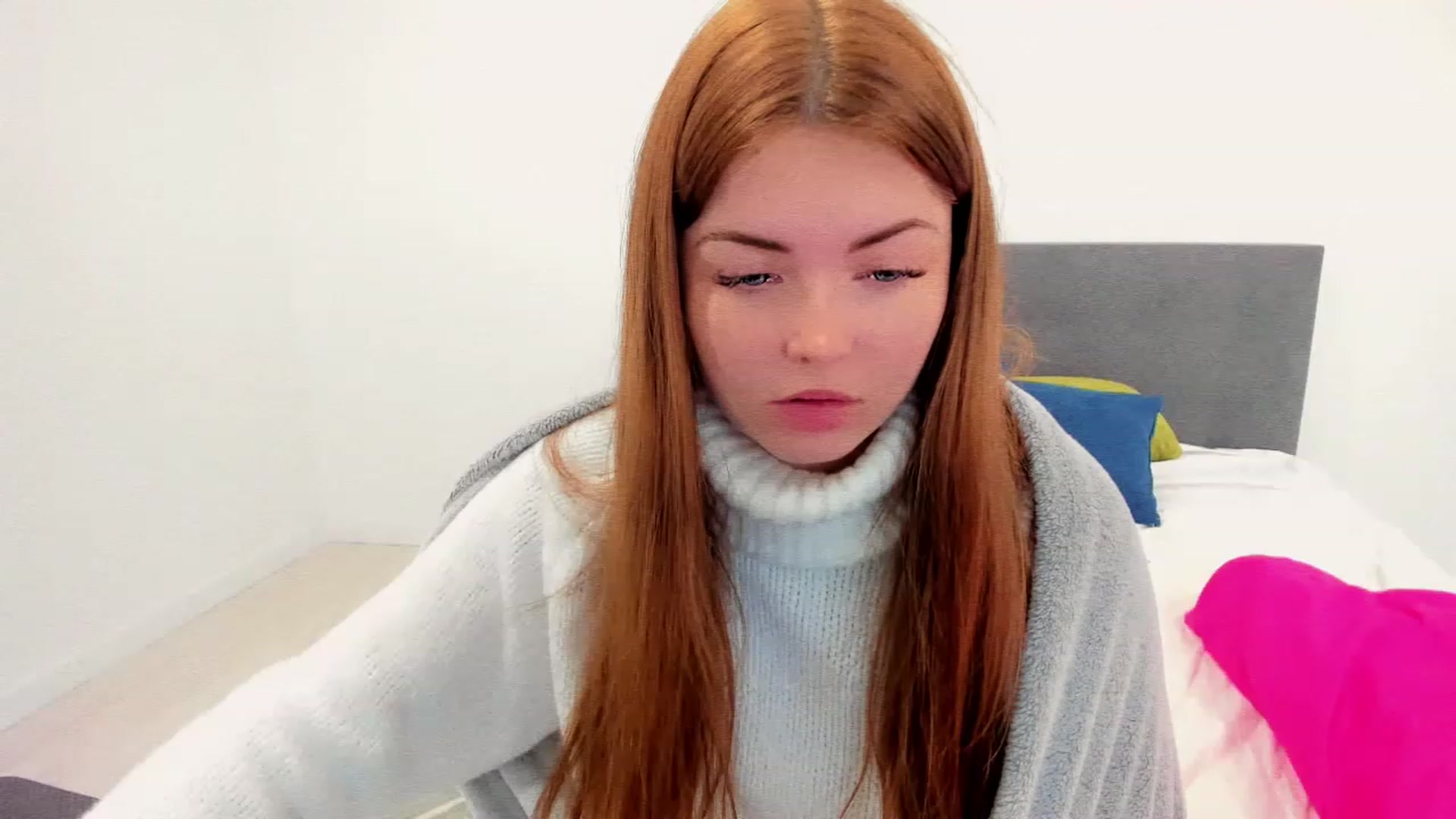 Gallery image thumbnail from Miriam_Mills's myfreecams stream on, 12/21/2022, 12:36 image 18 of 20