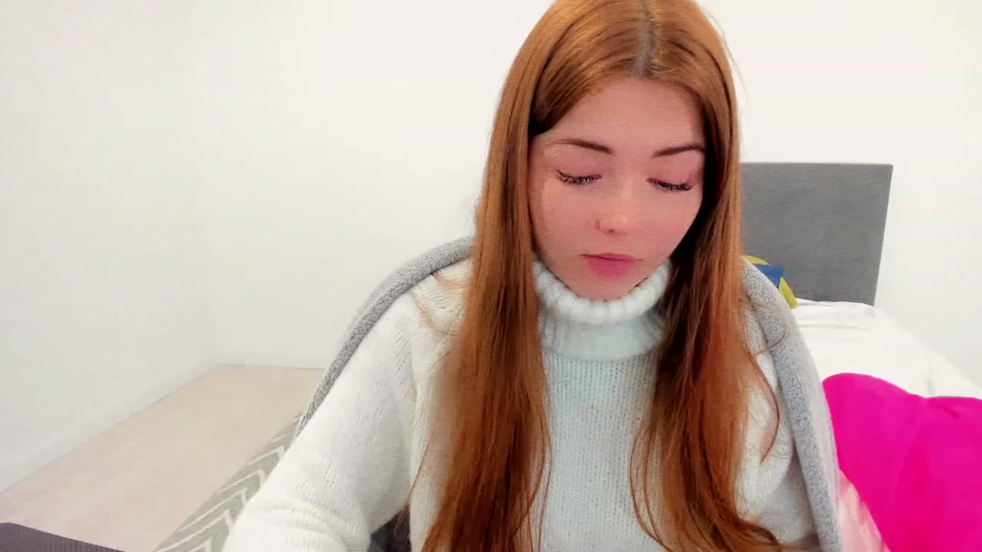 Gallery image thumbnail from Miriam_Mills's myfreecams stream on, 12/21/2022, 12:36 image 12 of 20