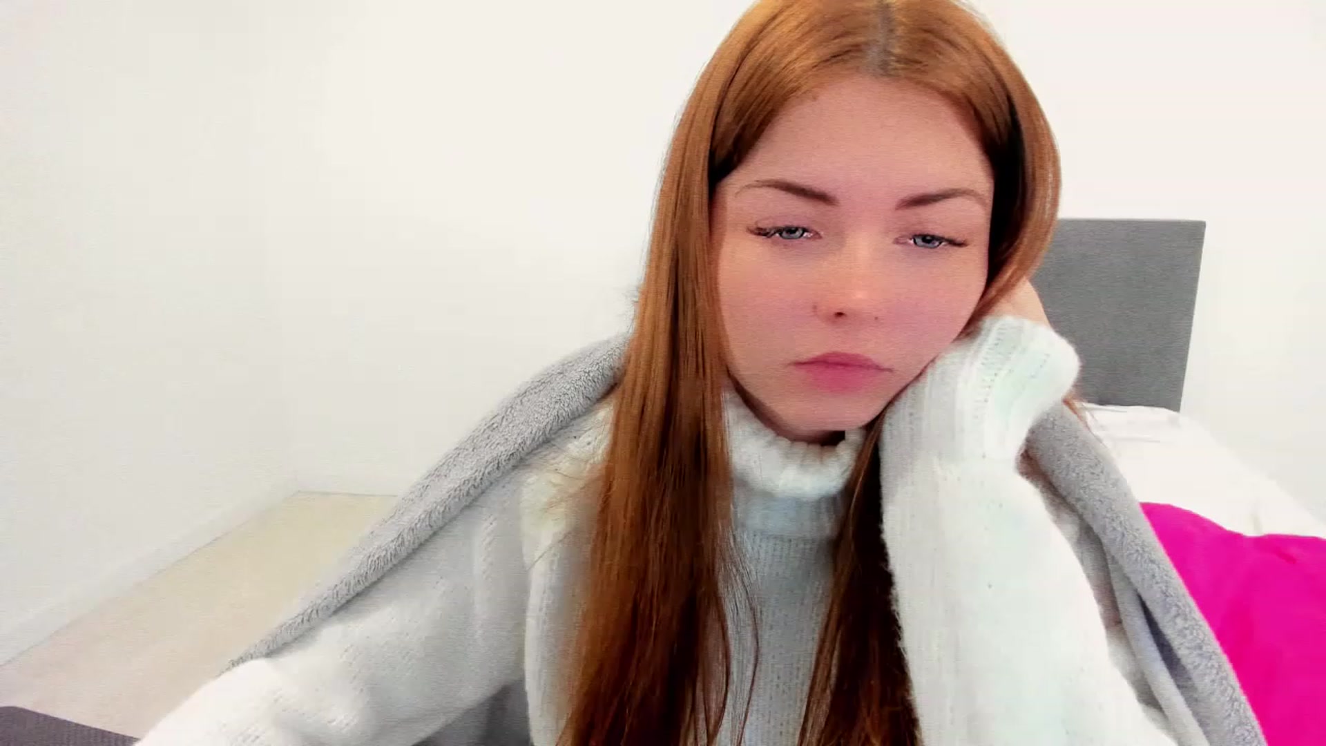 Gallery image thumbnail from Miriam_Mills's myfreecams stream on, 12/21/2022, 12:36 image 5 of 20