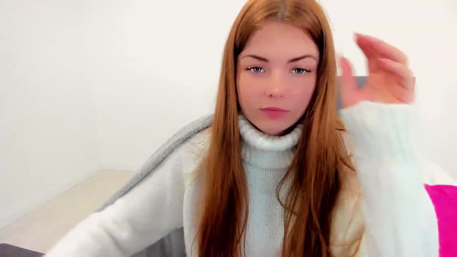 Gallery image thumbnail from Miriam_Mills's myfreecams stream on, 12/21/2022, 12:36 image 8 of 20