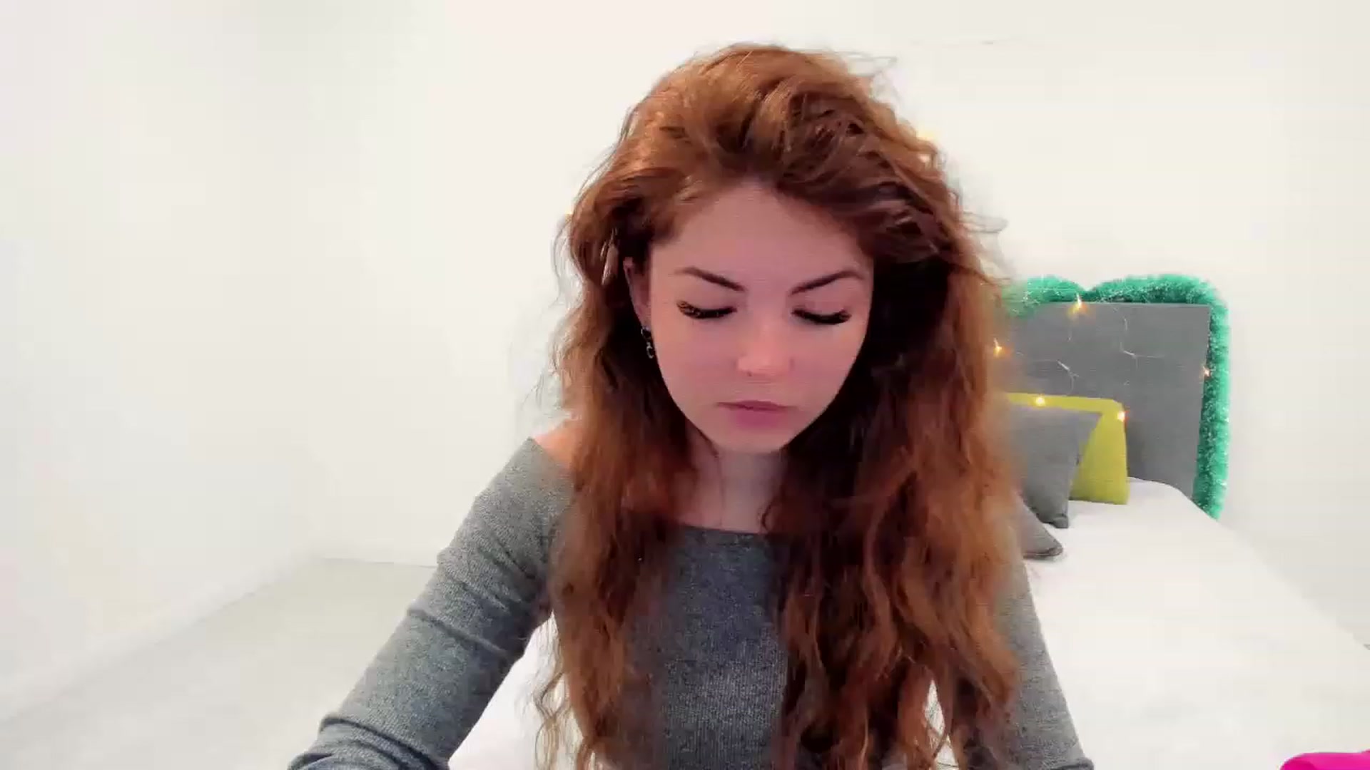 Gallery image thumbnail from Miriam_Mills's myfreecams stream on, 12/26/2022, 08:23 image 10 of 20