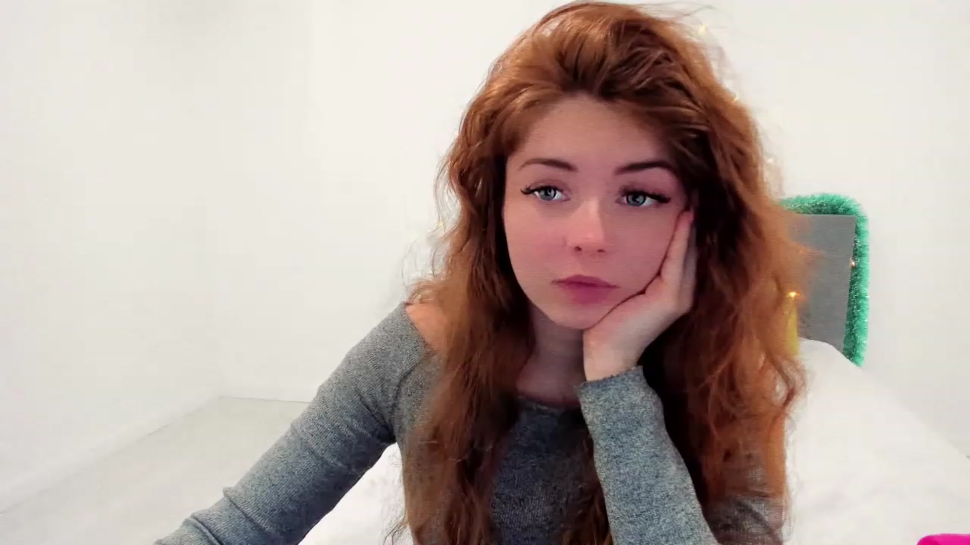Gallery image thumbnail from Miriam_Mills's myfreecams stream on, 12/26/2022, 08:23 image 14 of 20