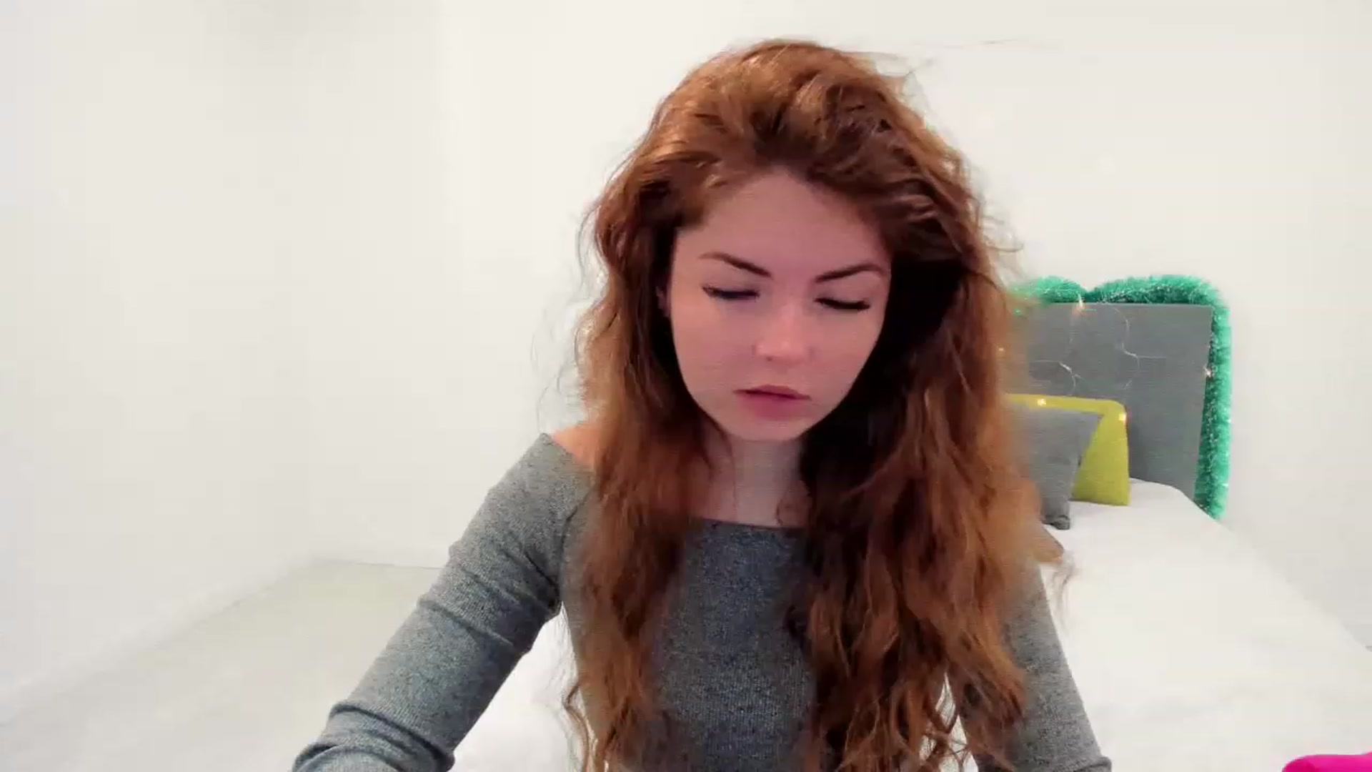 Gallery image thumbnail from Miriam_Mills's myfreecams stream on, 12/26/2022, 08:23 image 11 of 20