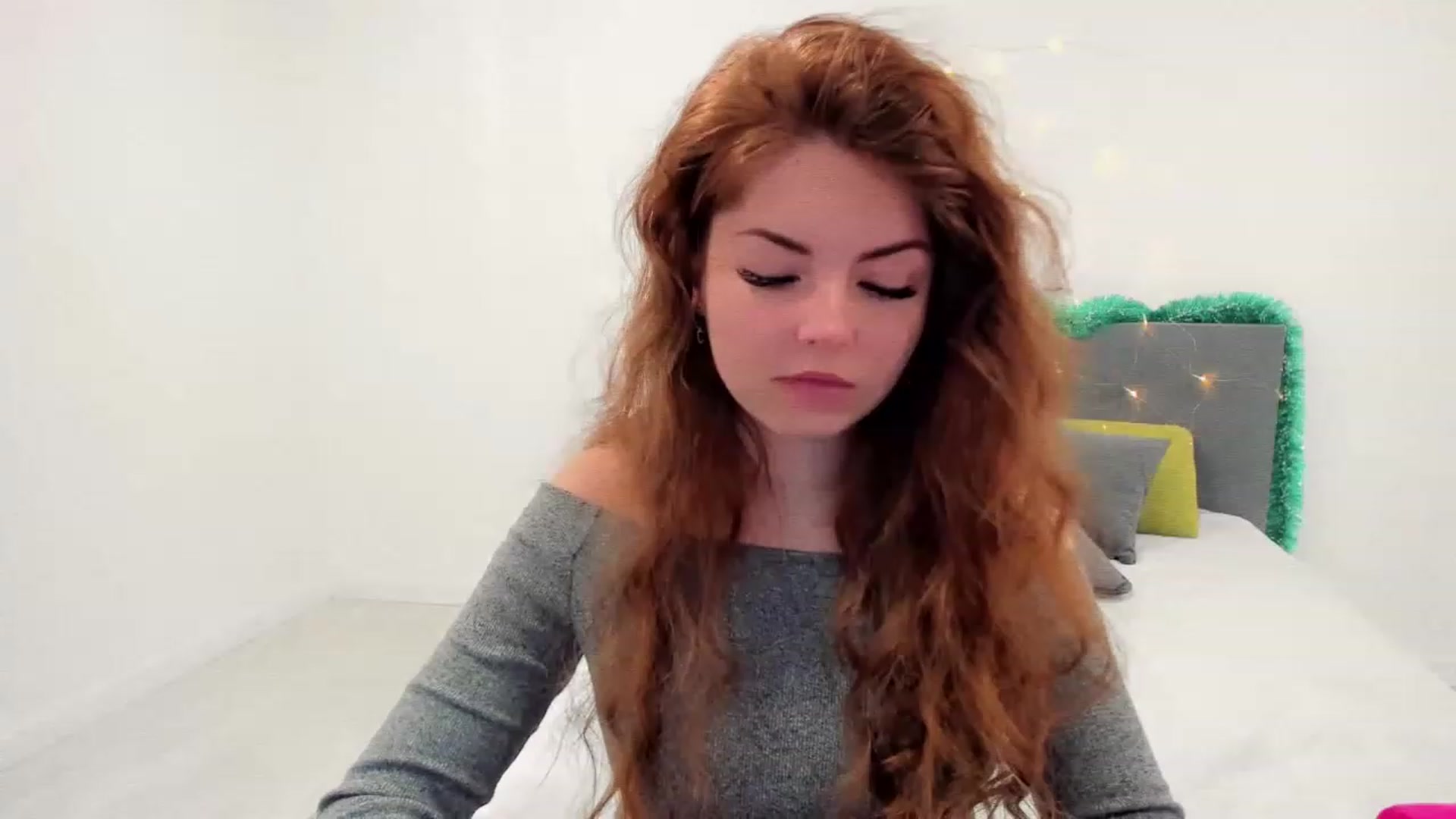 Gallery image thumbnail from Miriam_Mills's myfreecams stream on, 12/26/2022, 08:23 image 17 of 20