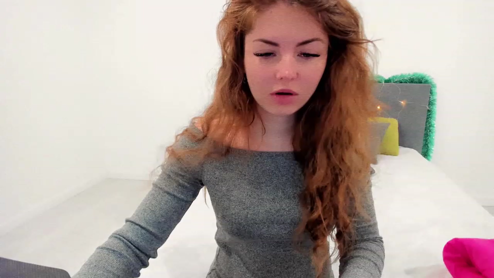 Gallery image thumbnail from Miriam_Mills's myfreecams stream on, 12/26/2022, 08:23 image 6 of 20
