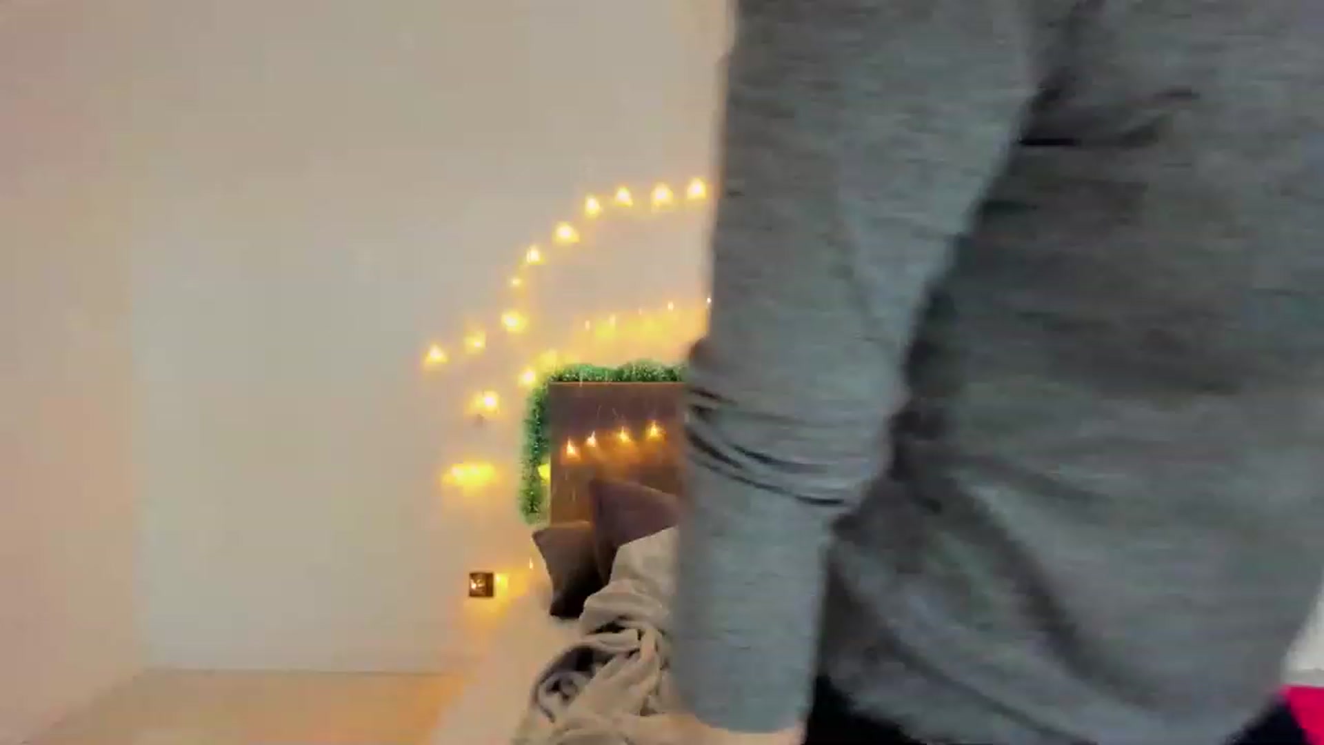 Gallery image thumbnail from Miriam_Mills's myfreecams stream on, 12/26/2022, 12:22 image 17 of 20