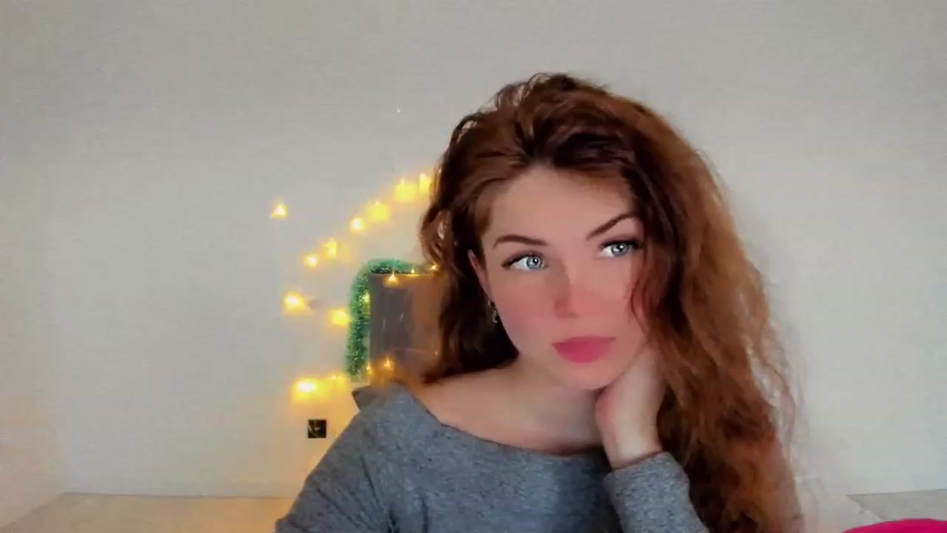 Gallery image thumbnail from Miriam_Mills's myfreecams stream on, 12/26/2022, 12:22 image 12 of 20