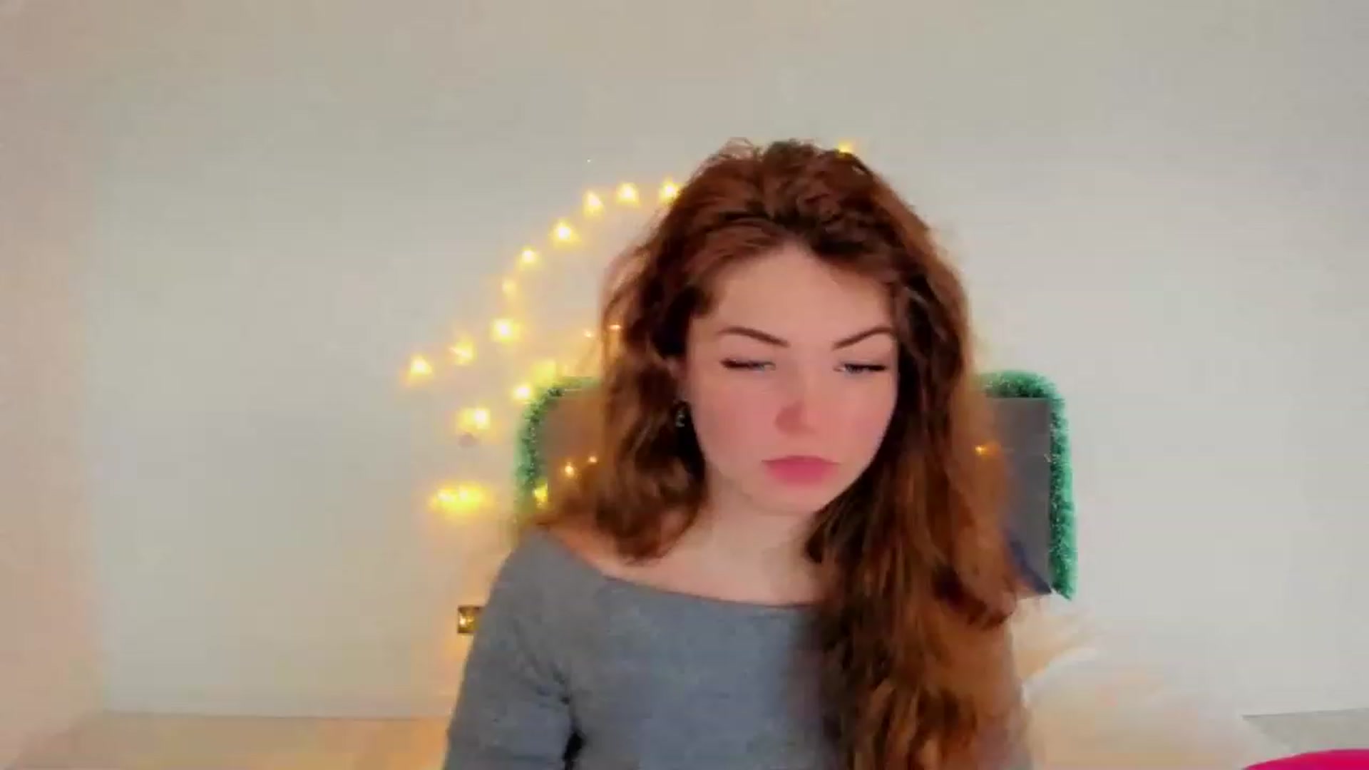 Gallery image thumbnail from Miriam_Mills's myfreecams stream on, 12/26/2022, 12:22 image 18 of 20