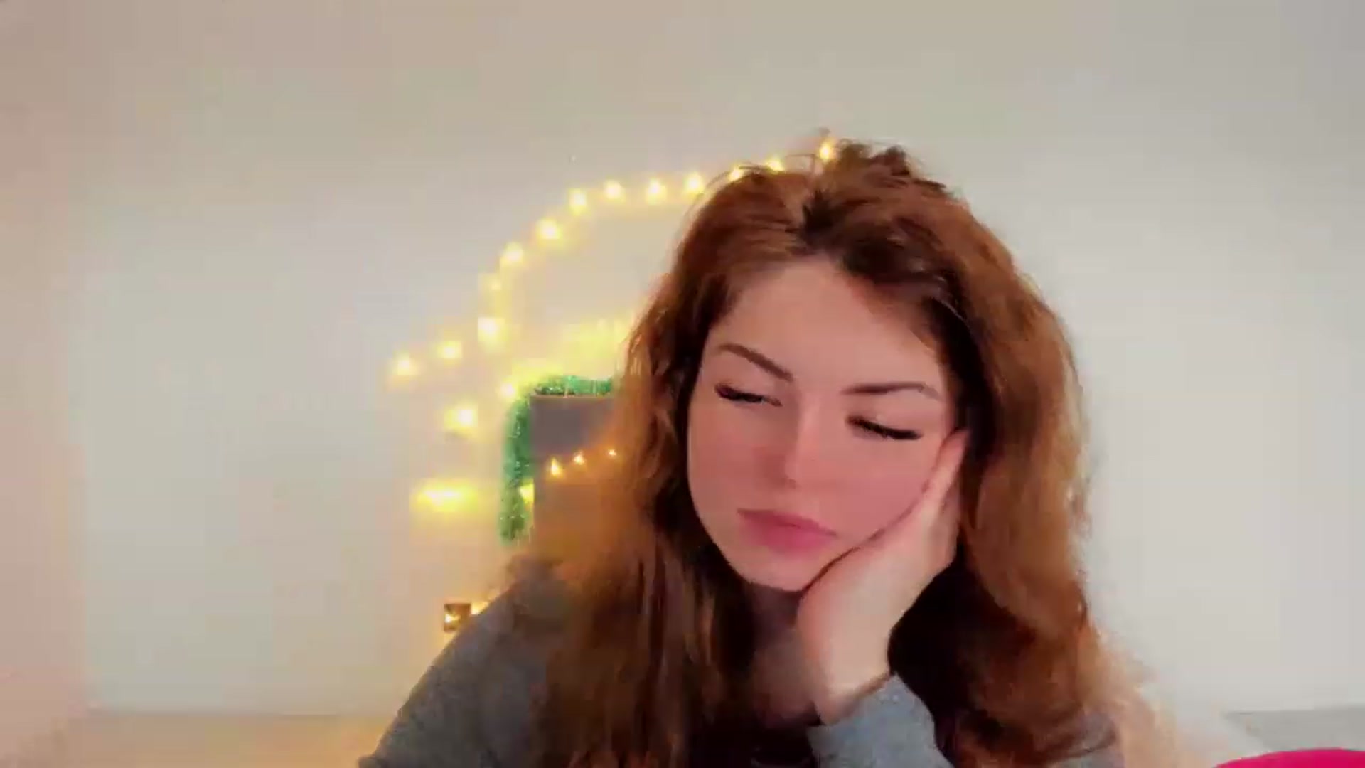 Gallery image thumbnail from Miriam_Mills's myfreecams stream on, 12/26/2022, 12:22 image 8 of 20