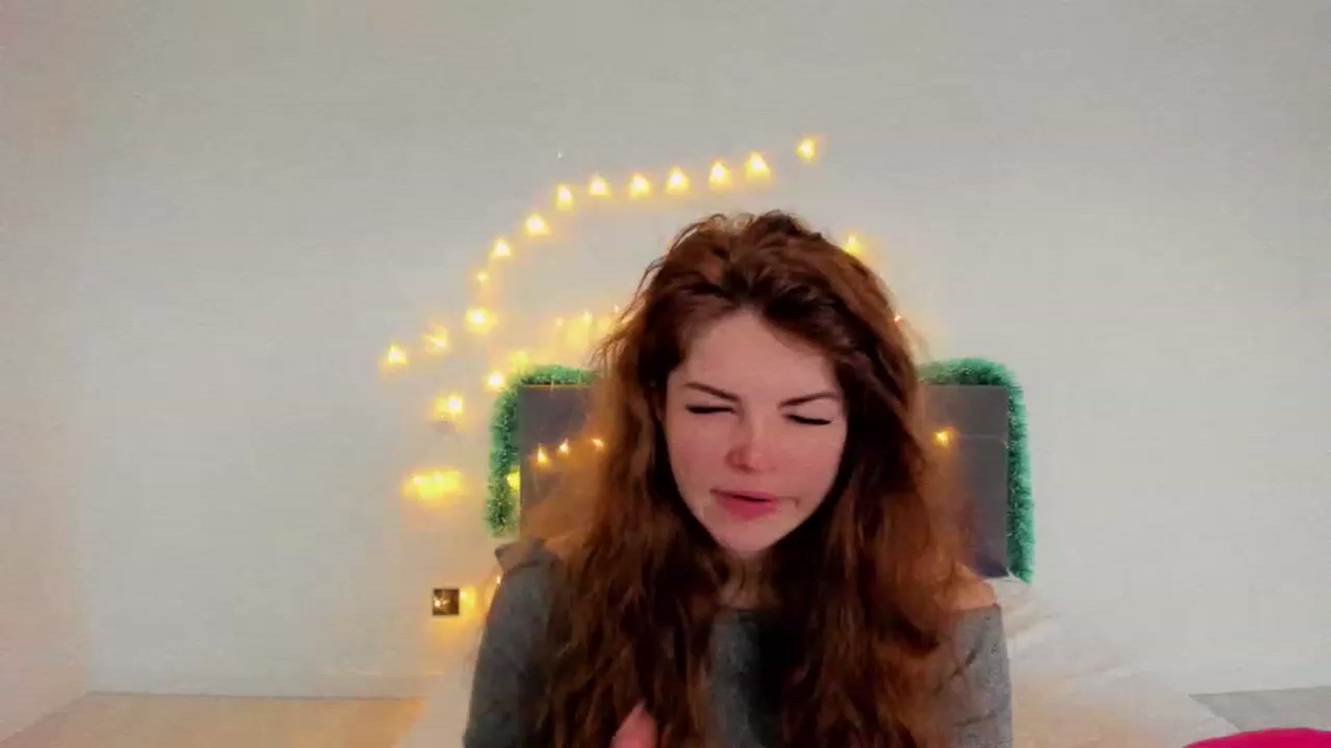 Gallery image thumbnail from Miriam_Mills's myfreecams stream on, 12/26/2022, 12:22 image 11 of 20