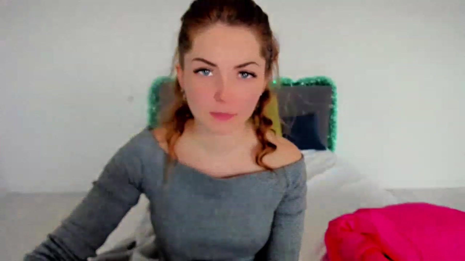 Gallery image thumbnail from Miriam_Mills's myfreecams stream on, 12/26/2022, 13:02 image 19 of 20
