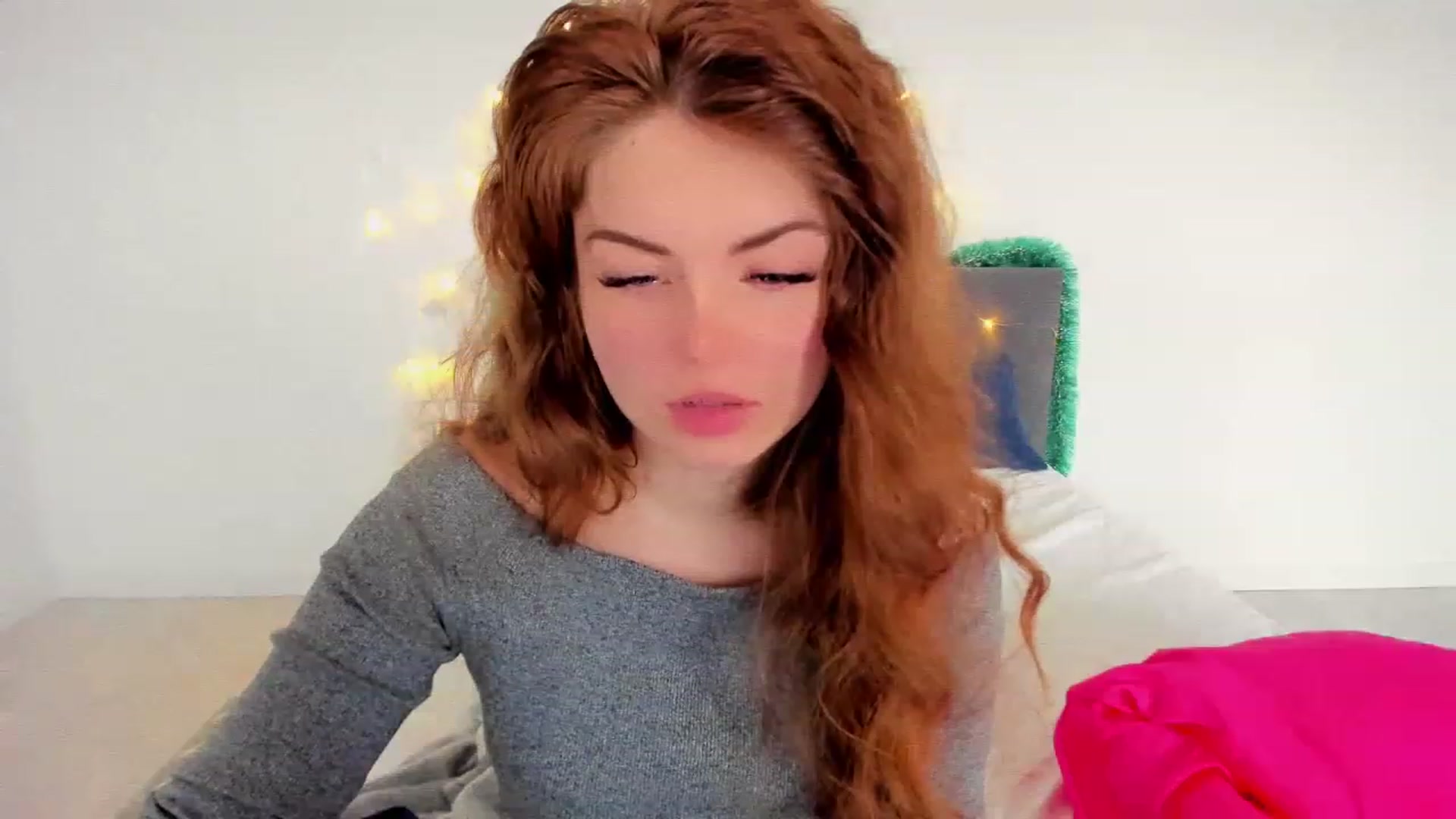 Gallery image thumbnail from Miriam_Mills's myfreecams stream on, 12/26/2022, 13:02 image 4 of 20
