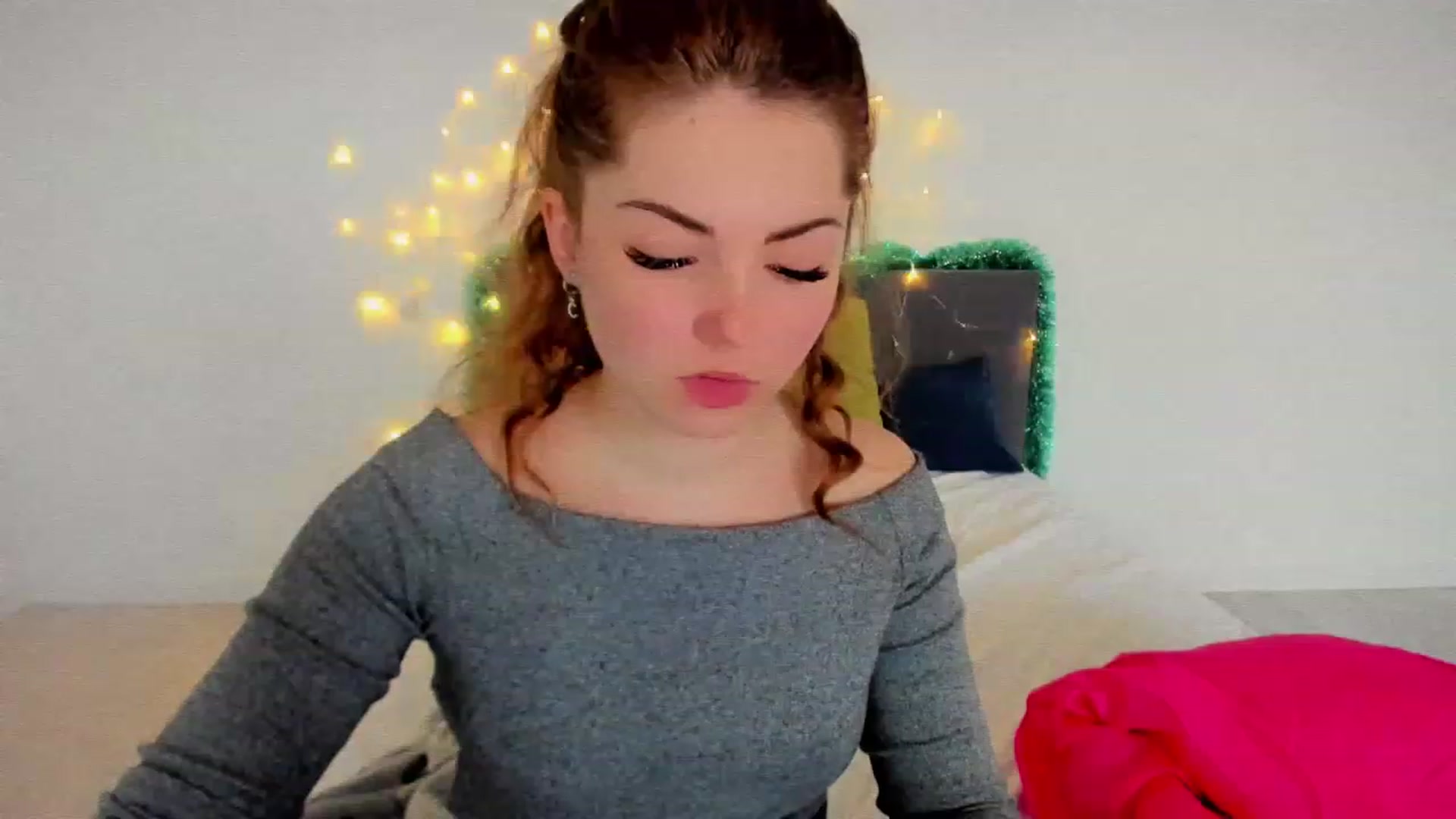 Gallery image thumbnail from Miriam_Mills's myfreecams stream on, 12/26/2022, 13:02 image 15 of 20
