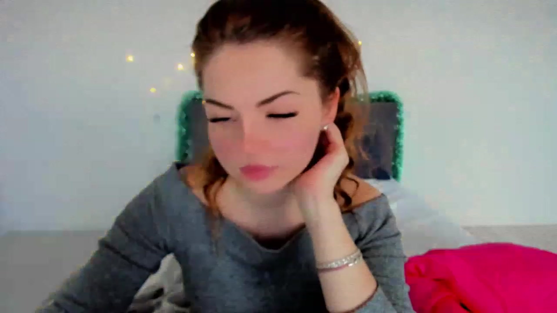 Gallery image thumbnail from Miriam_Mills's myfreecams stream on, 12/26/2022, 13:02 image 17 of 20