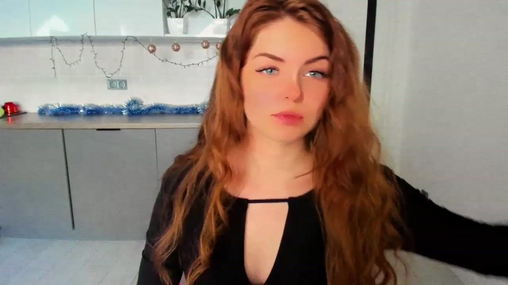 Gallery image thumbnail from Miriam_Mills's myfreecams stream on, 12/27/2022, 07:27 image 11 of 20